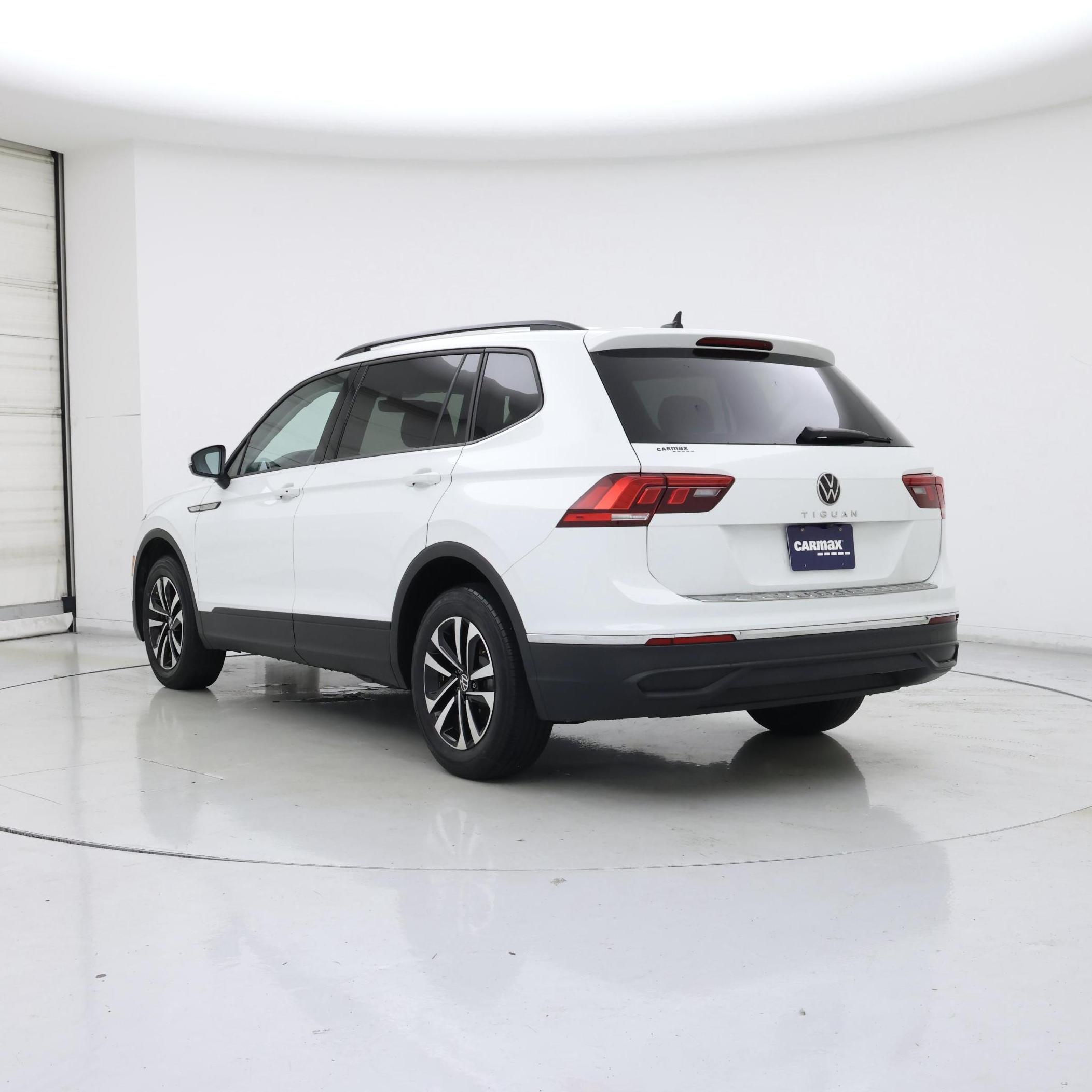 Thumbnail: 2023 Volkswagen Tiguan - 2