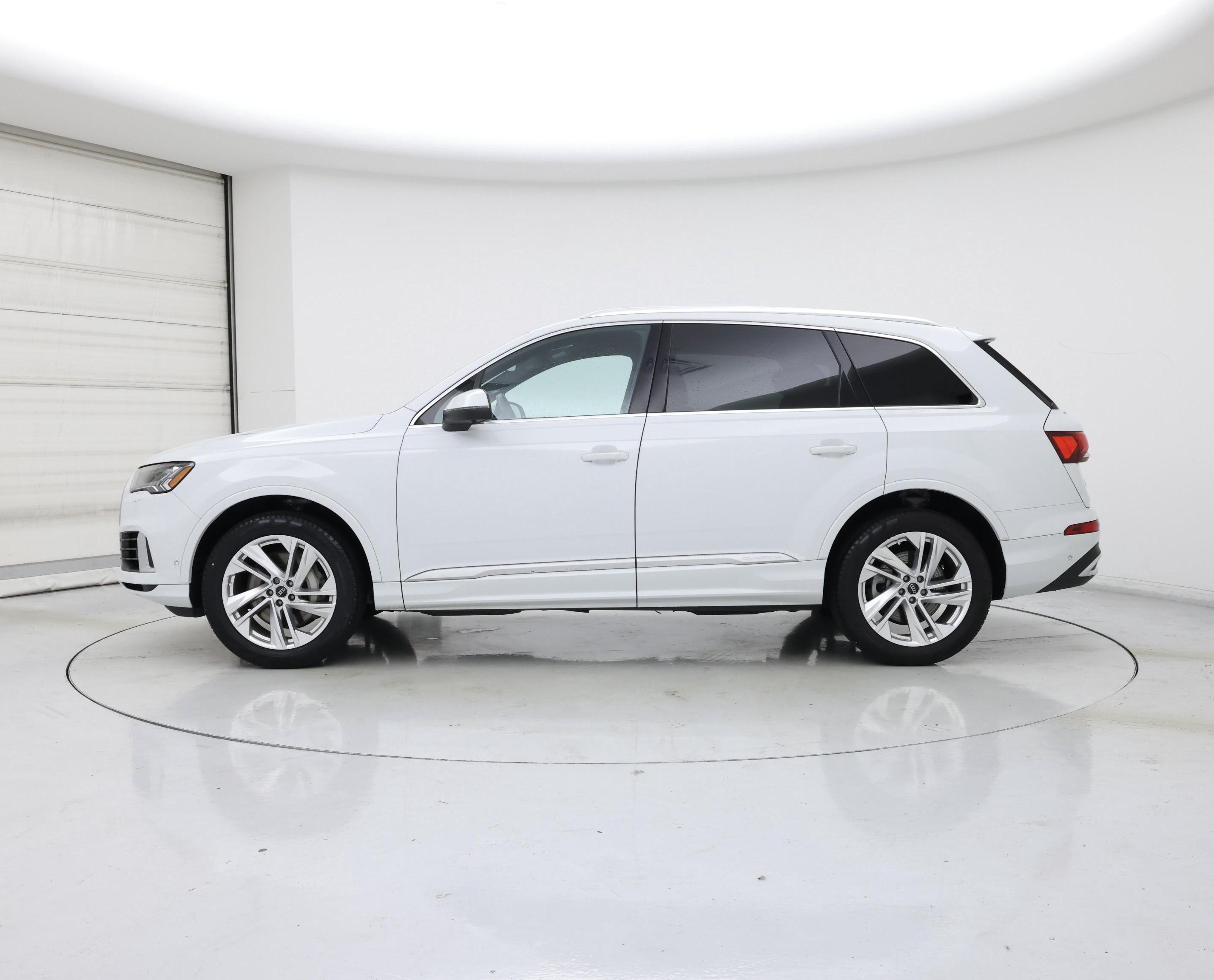 Thumbnail: 2023 Audi Q7 - 3