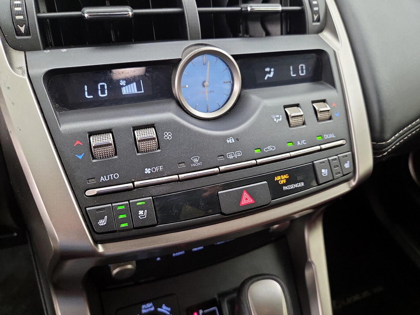 2021 Lexus NX 300 - Photo 17