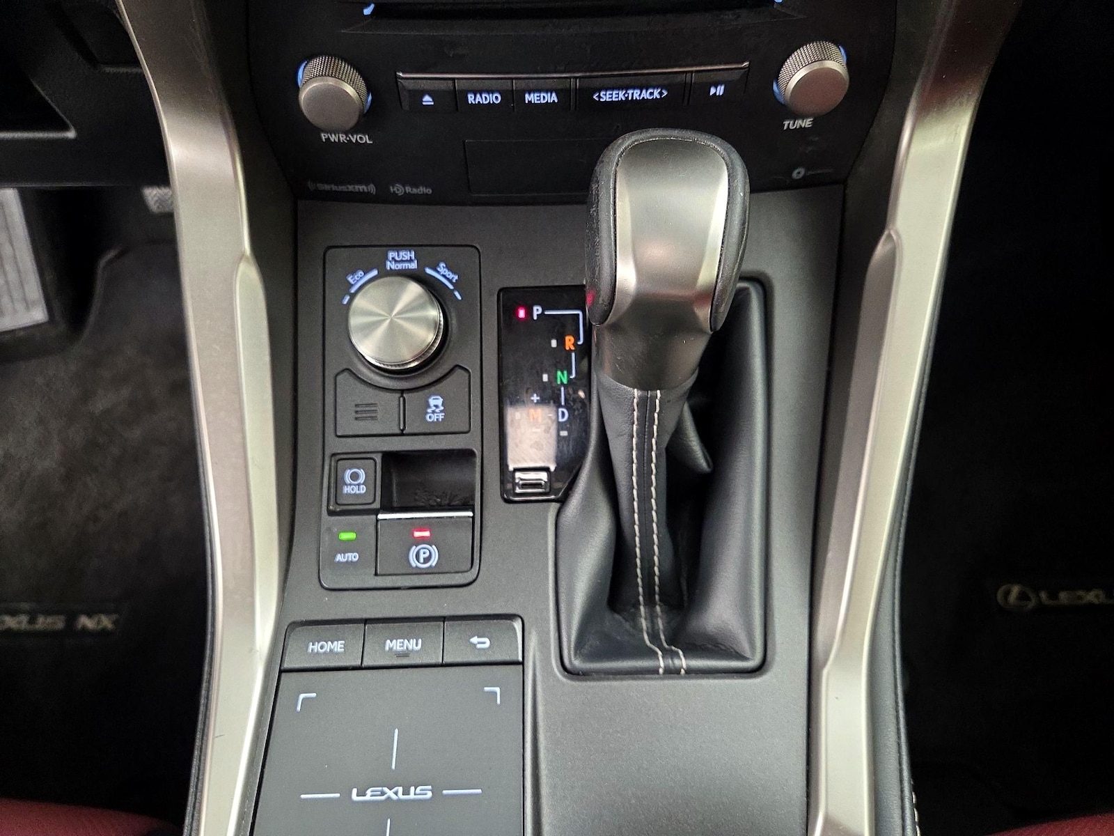 2021 Lexus NX 300 - Photo 18