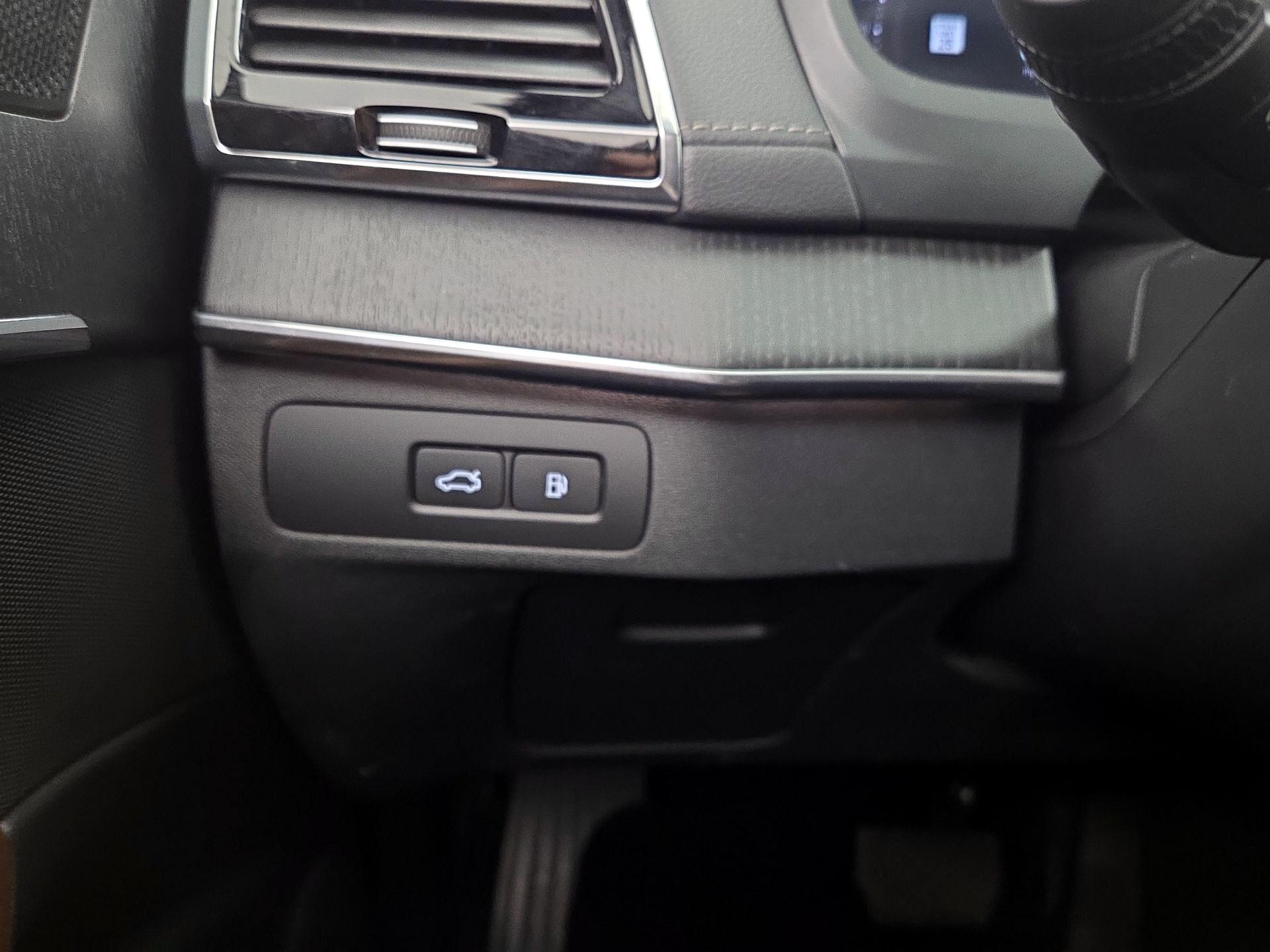 Thumbnail: 2023 Volvo XC90 - 13