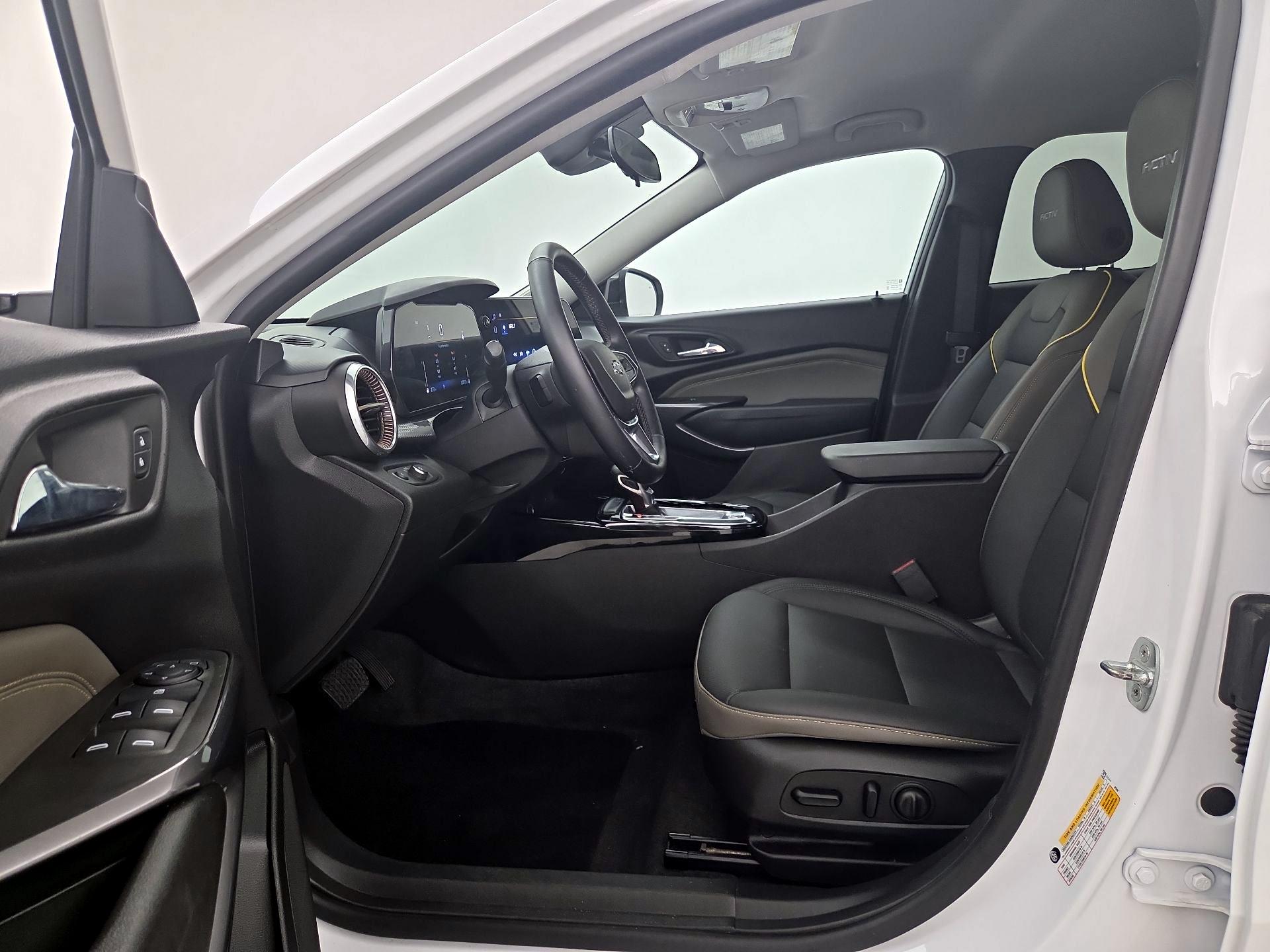 Thumbnail: 2024 Chevrolet Trax - 11