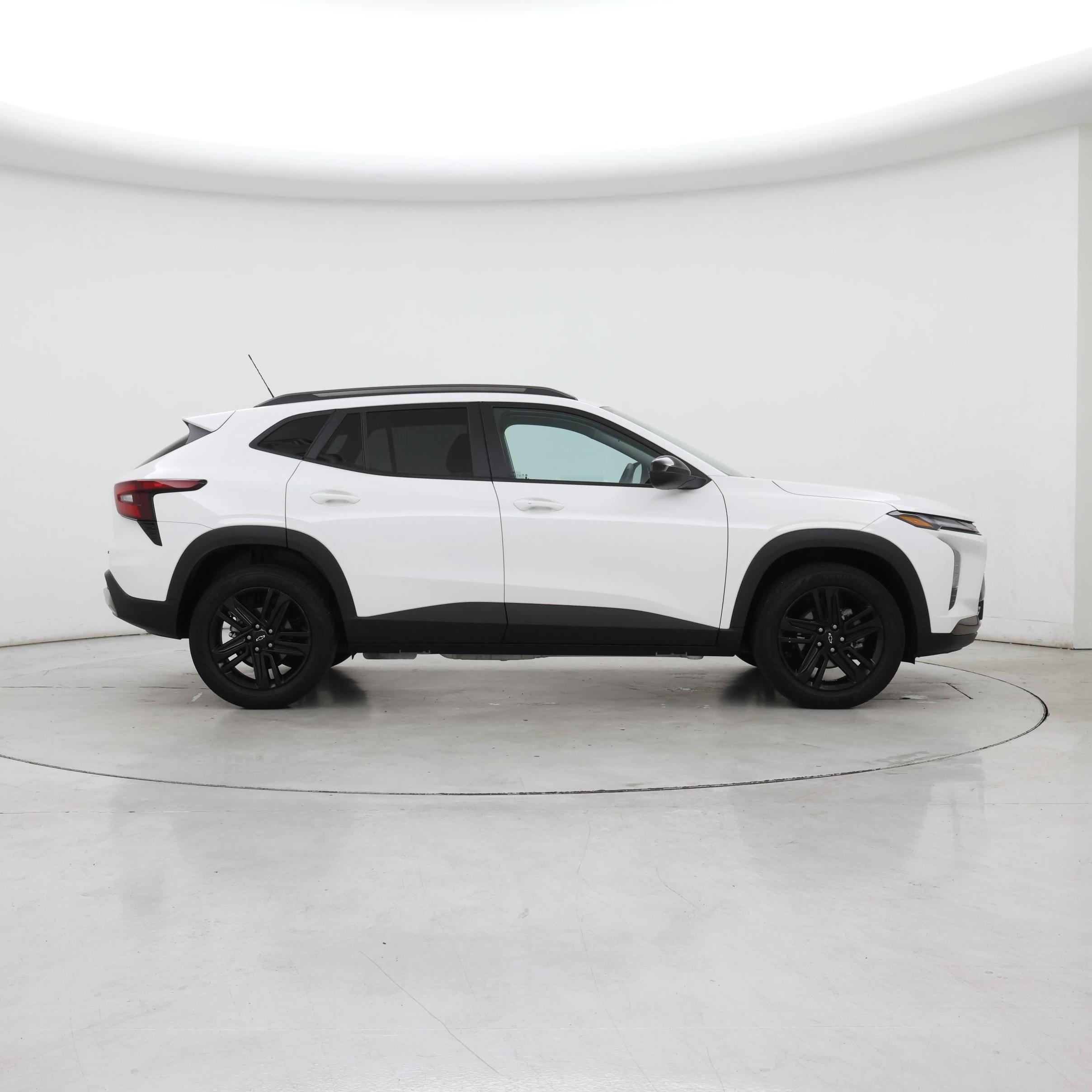 Thumbnail: 2024 Chevrolet Trax - 7