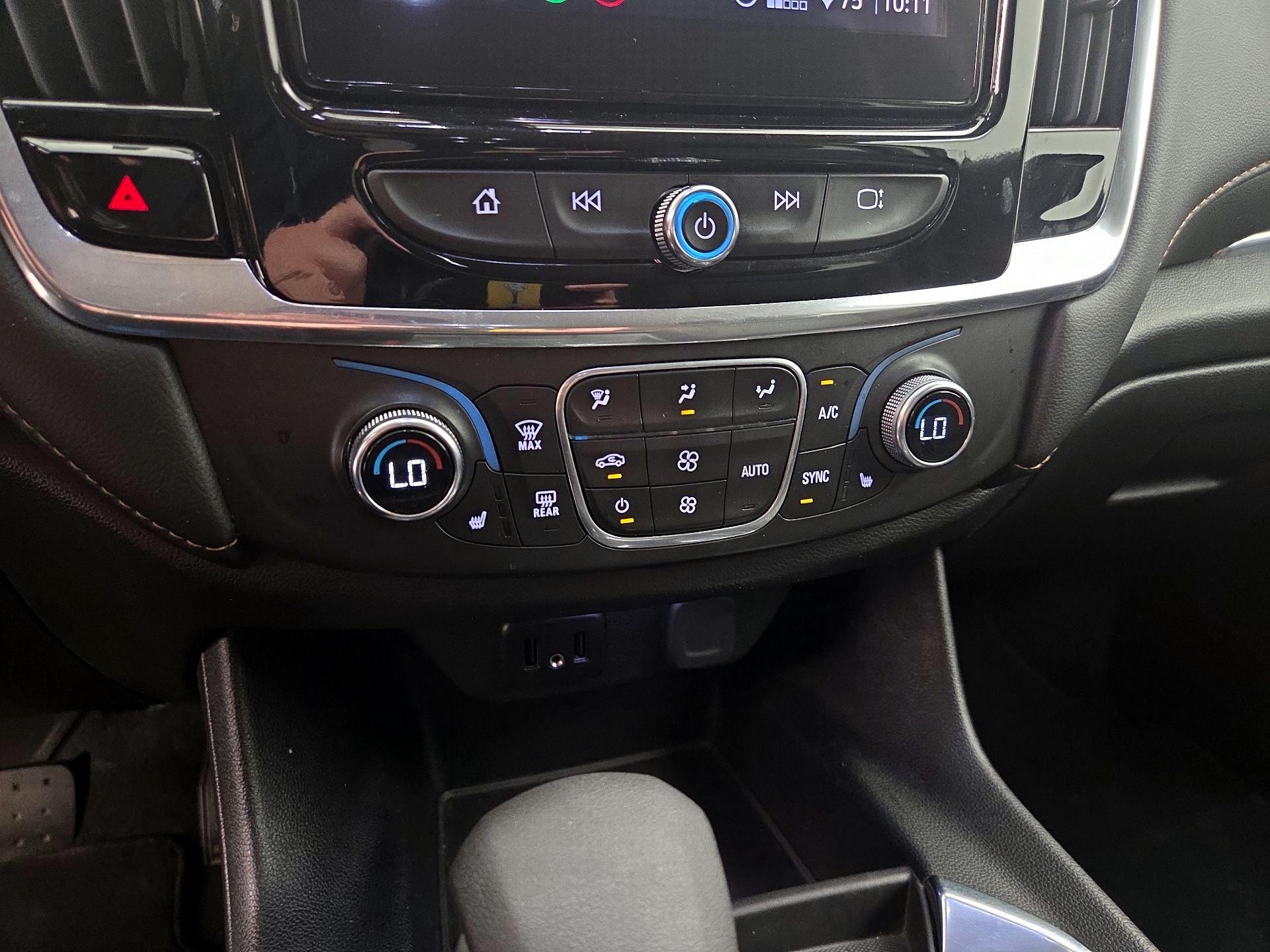 Thumbnail: 2021 Chevrolet Traverse - 16