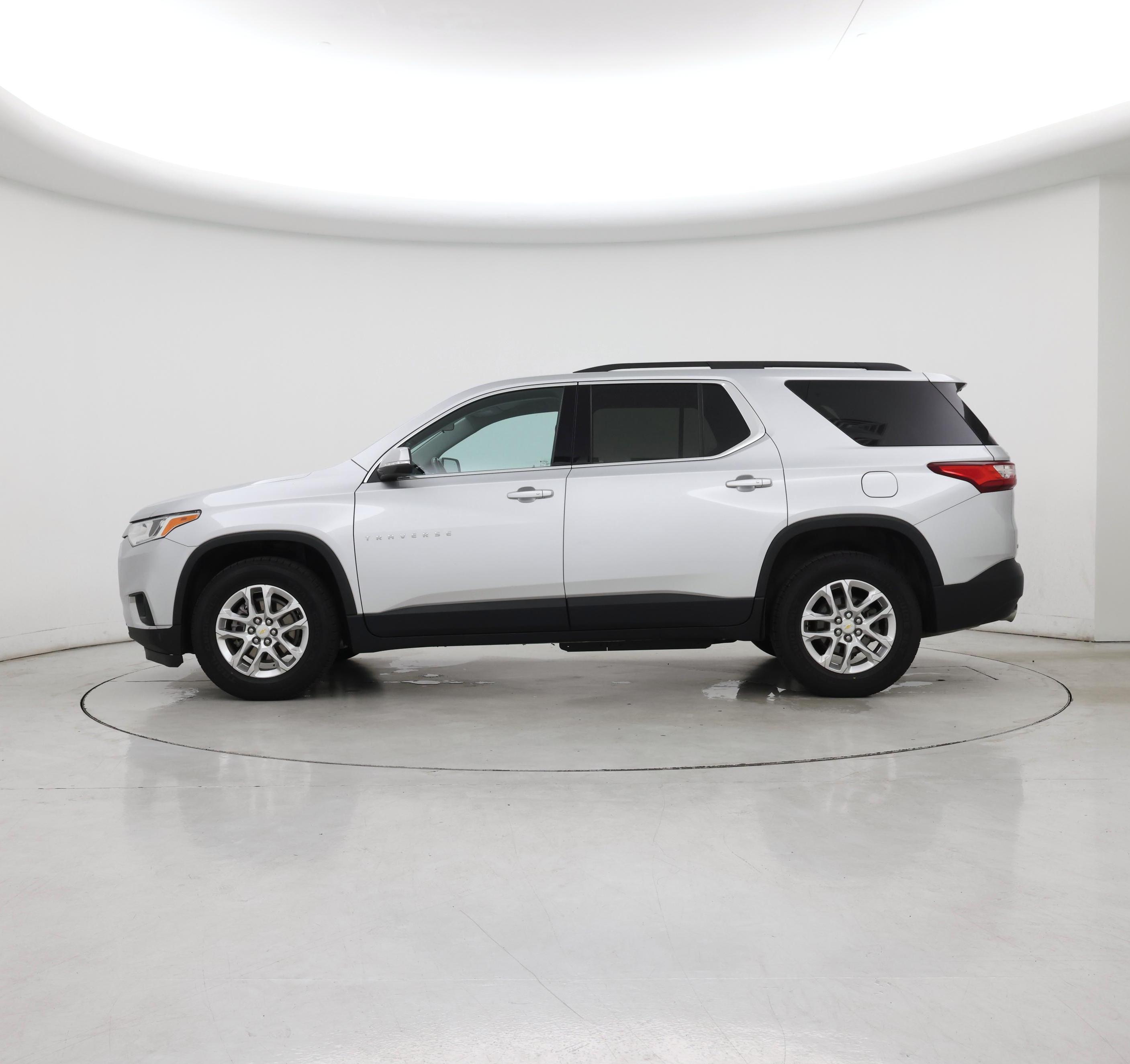 Thumbnail: 2021 Chevrolet Traverse - 3