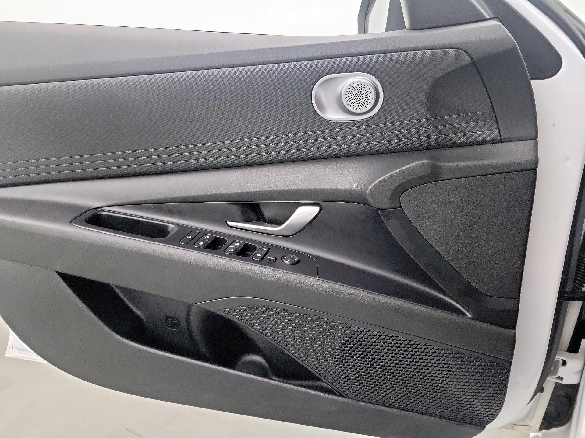 Thumbnail: 2024 Hyundai Elantra - 12
