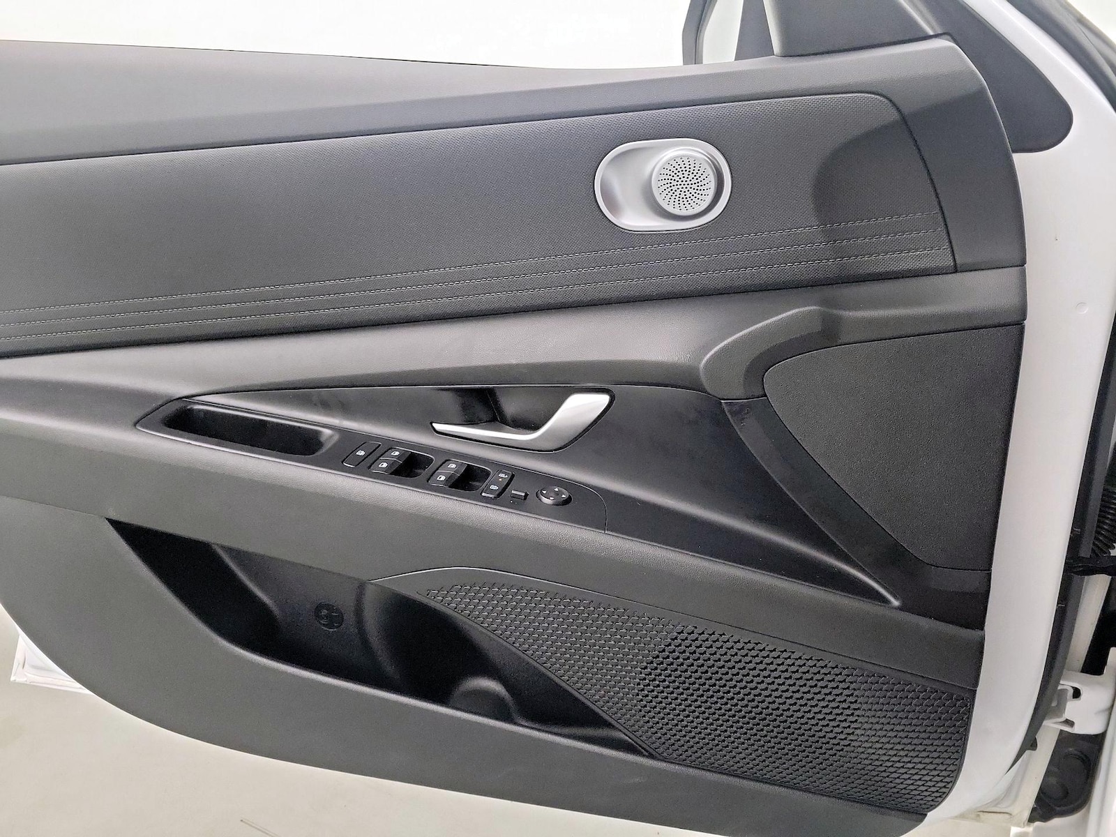 2024 Hyundai Elantra SEL - Photo 13
