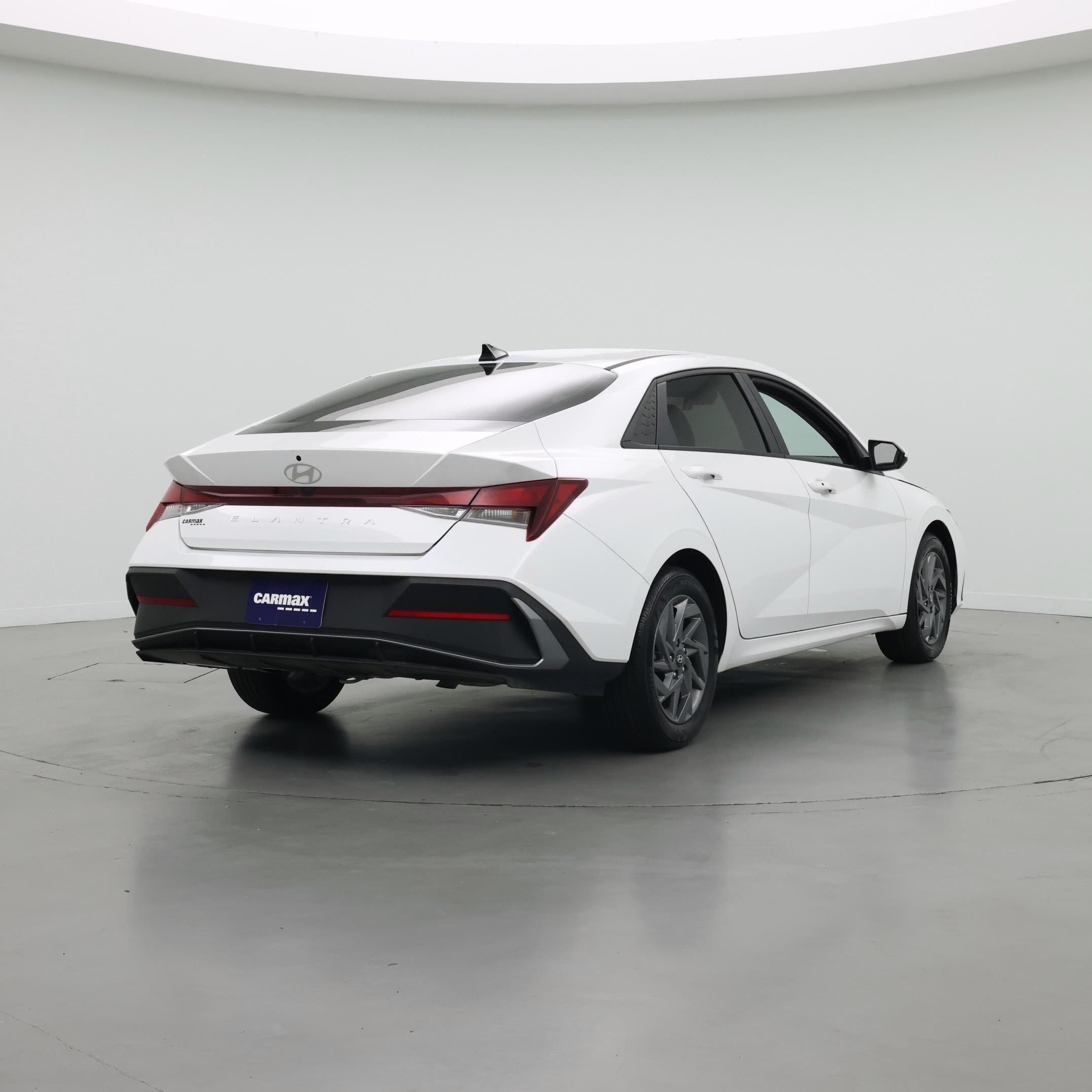 Thumbnail: 2024 Hyundai Elantra - 8