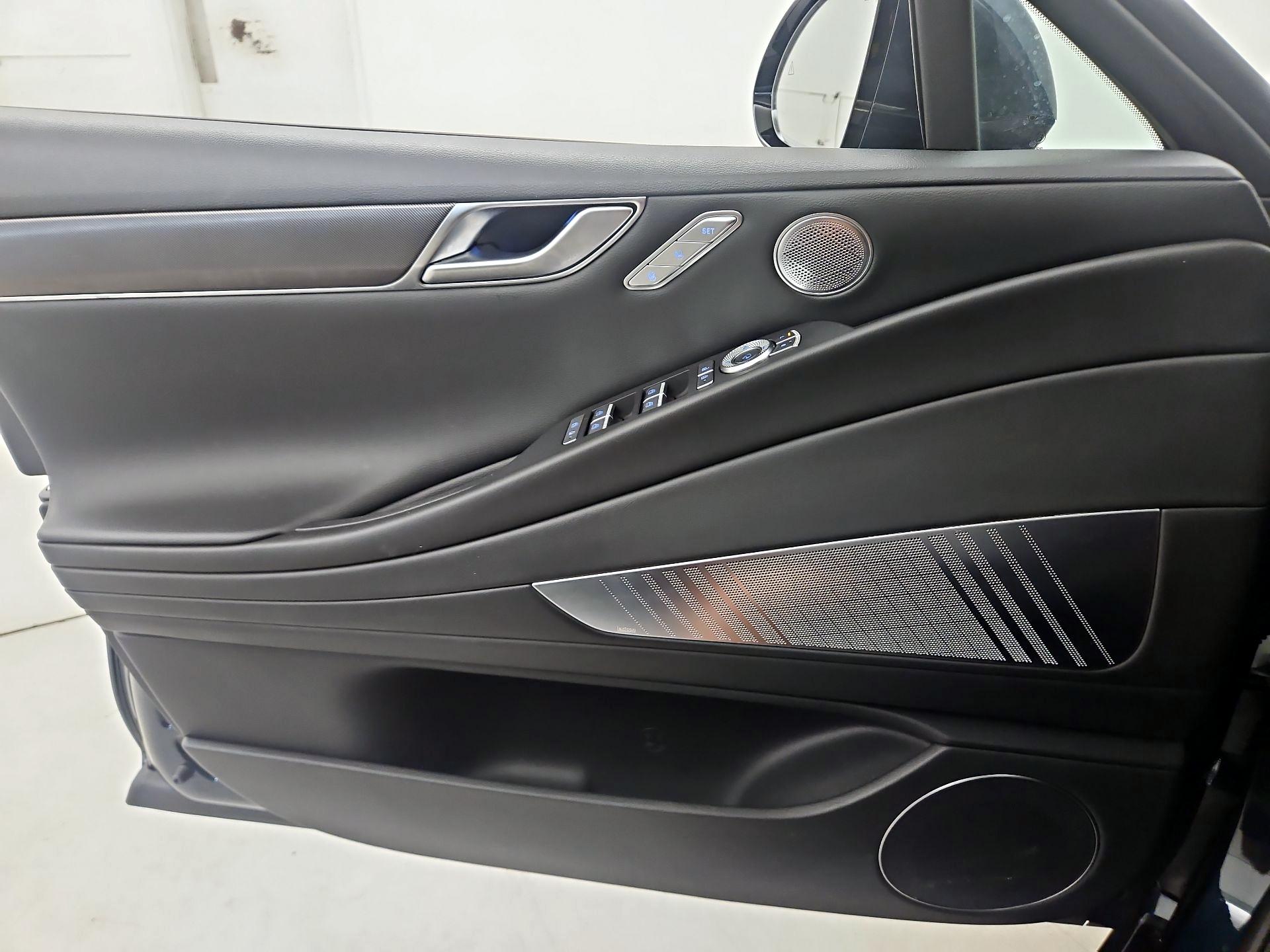 Thumbnail: 2023 Genesis G80 - 12