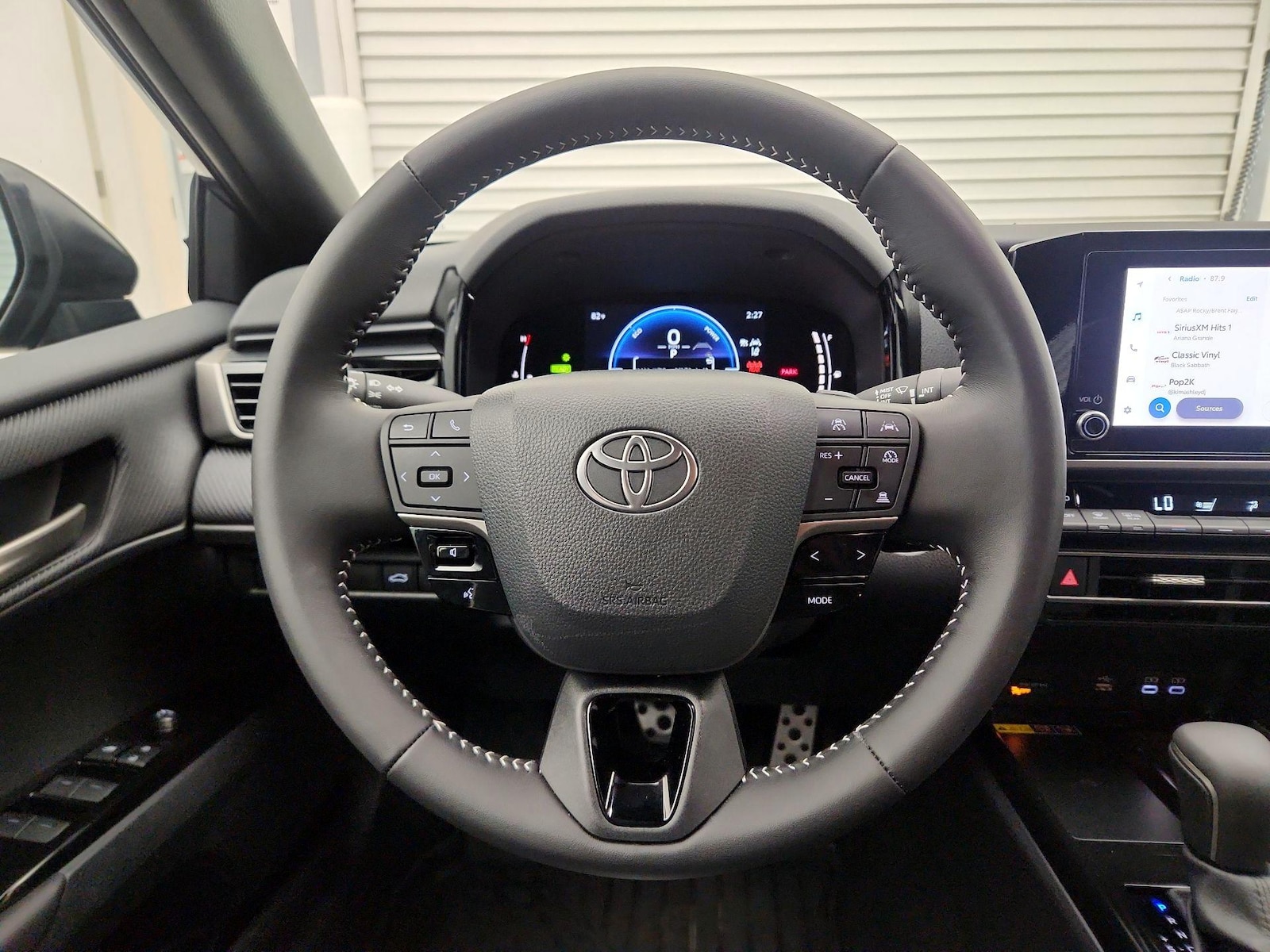 2026 Toyota Camry SE - Photo 11