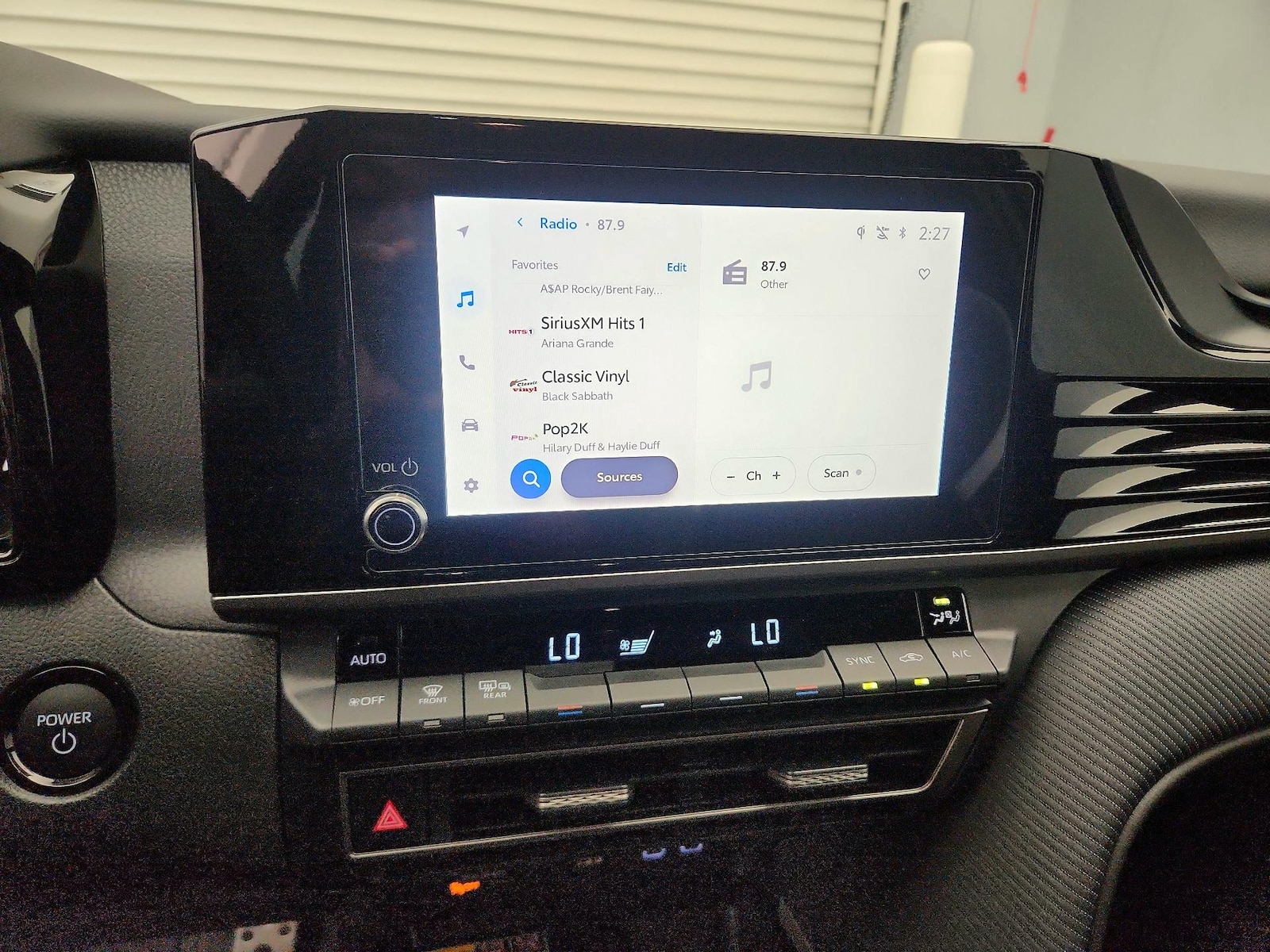 2026 Toyota Camry SE - Photo 16