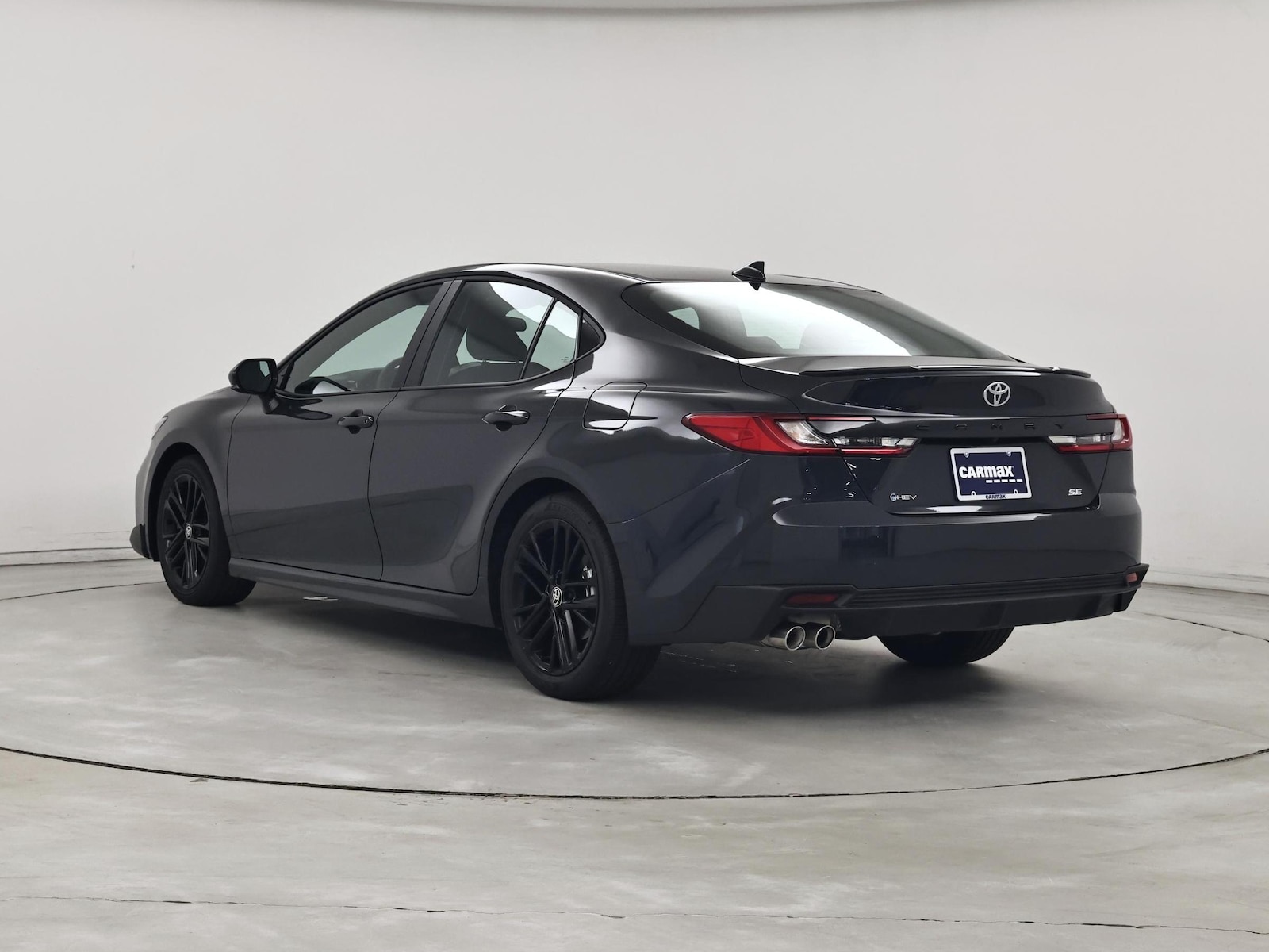 2026 Toyota Camry SE - Photo 3