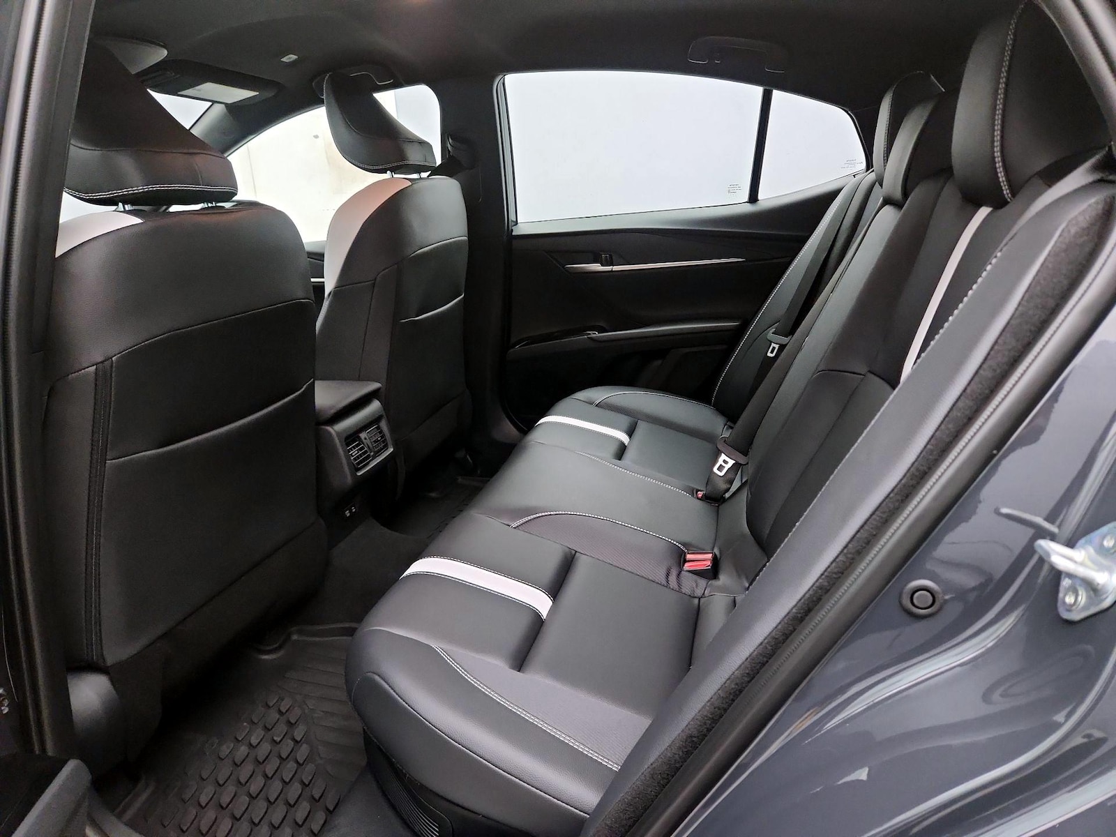 2026 Toyota Camry SE - Photo 20