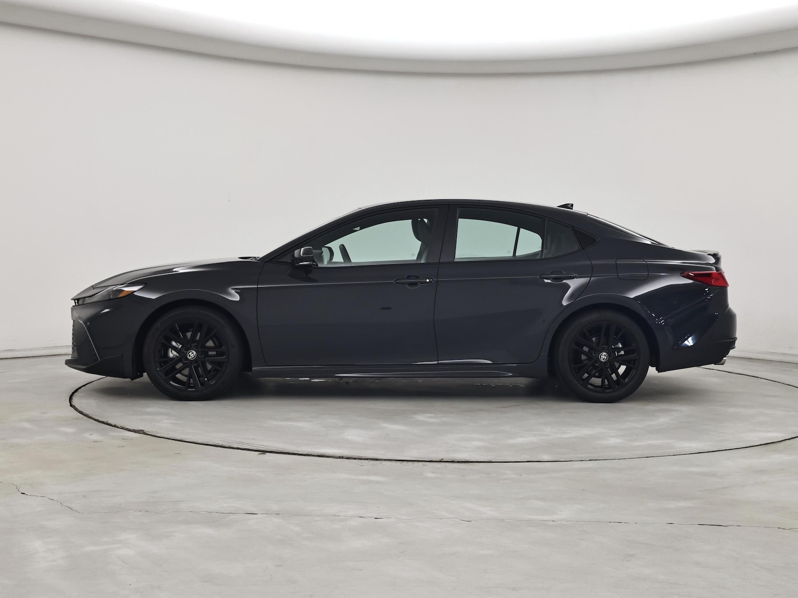 2026 Toyota Camry SE - Photo 4