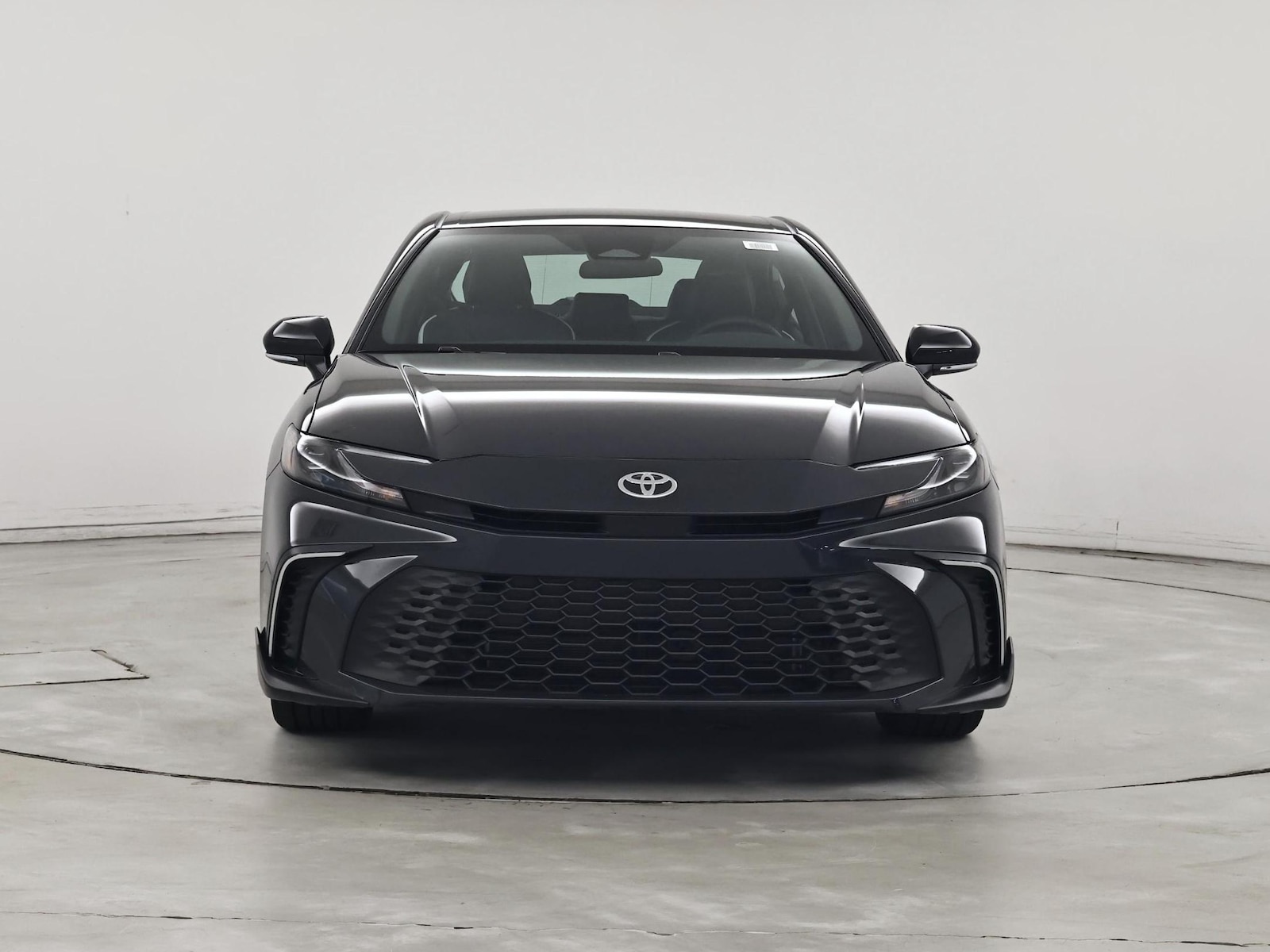 2026 Toyota Camry SE - Photo 6