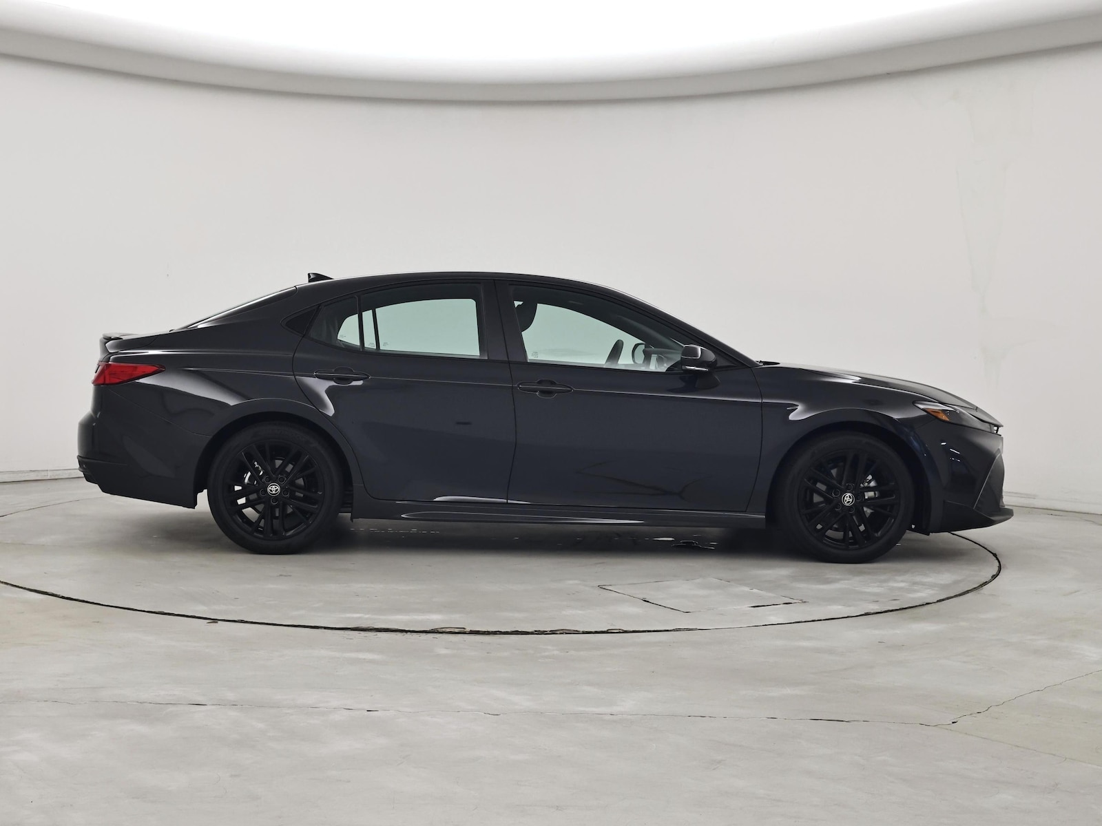2026 Toyota Camry SE - Photo 8