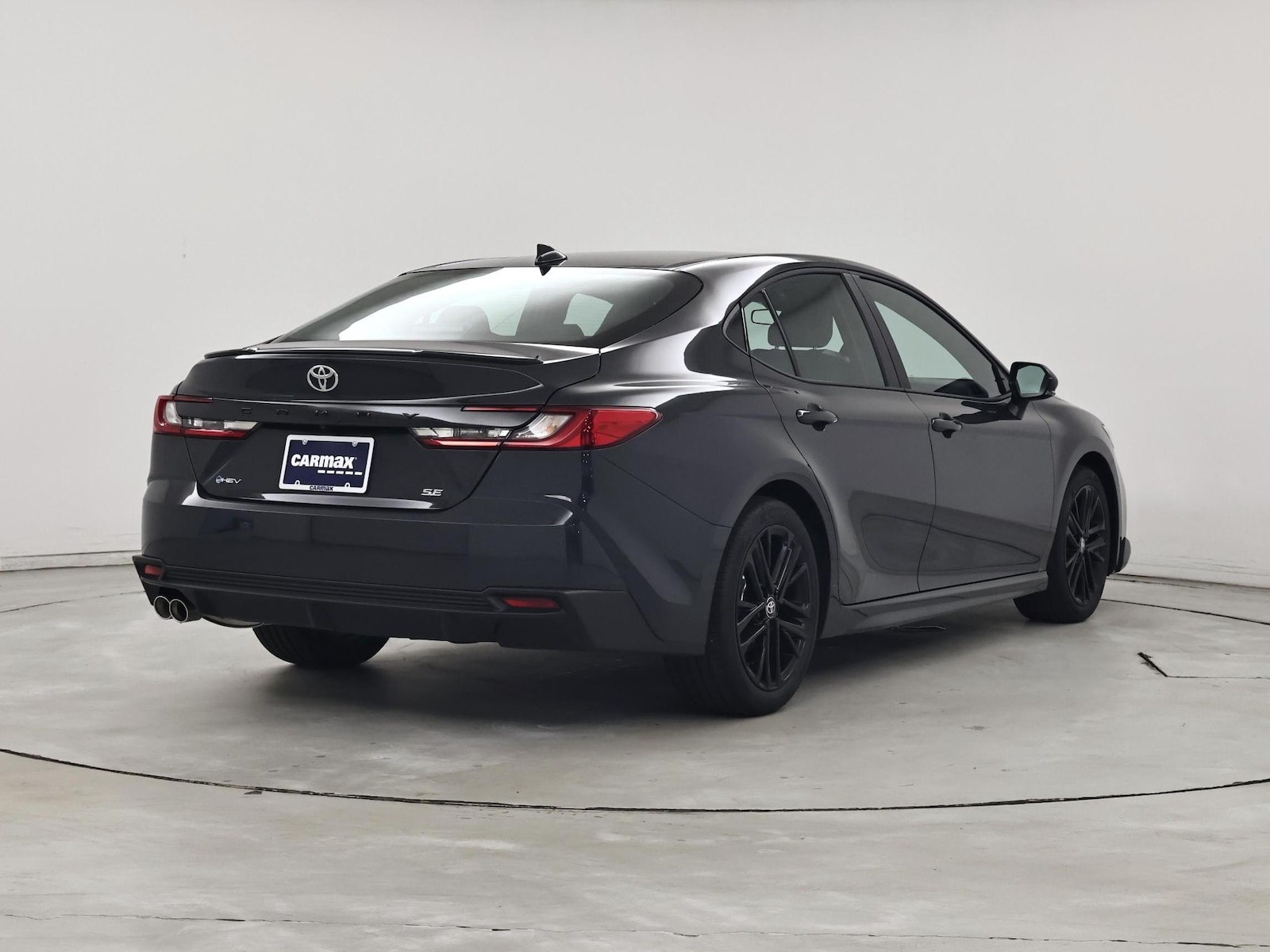 2026 Toyota Camry SE - Photo 9