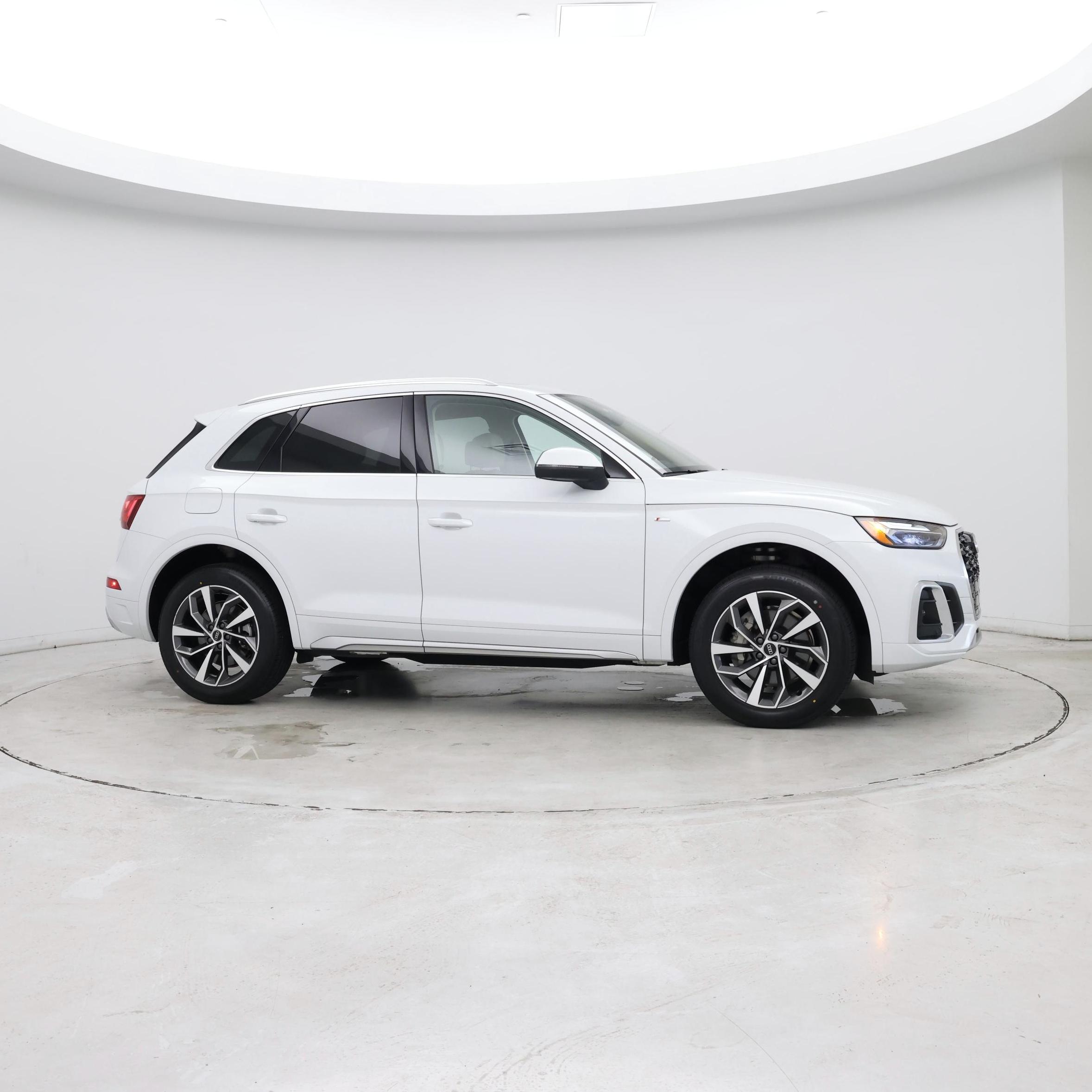 Thumbnail: 2024 Audi Q5 - 7