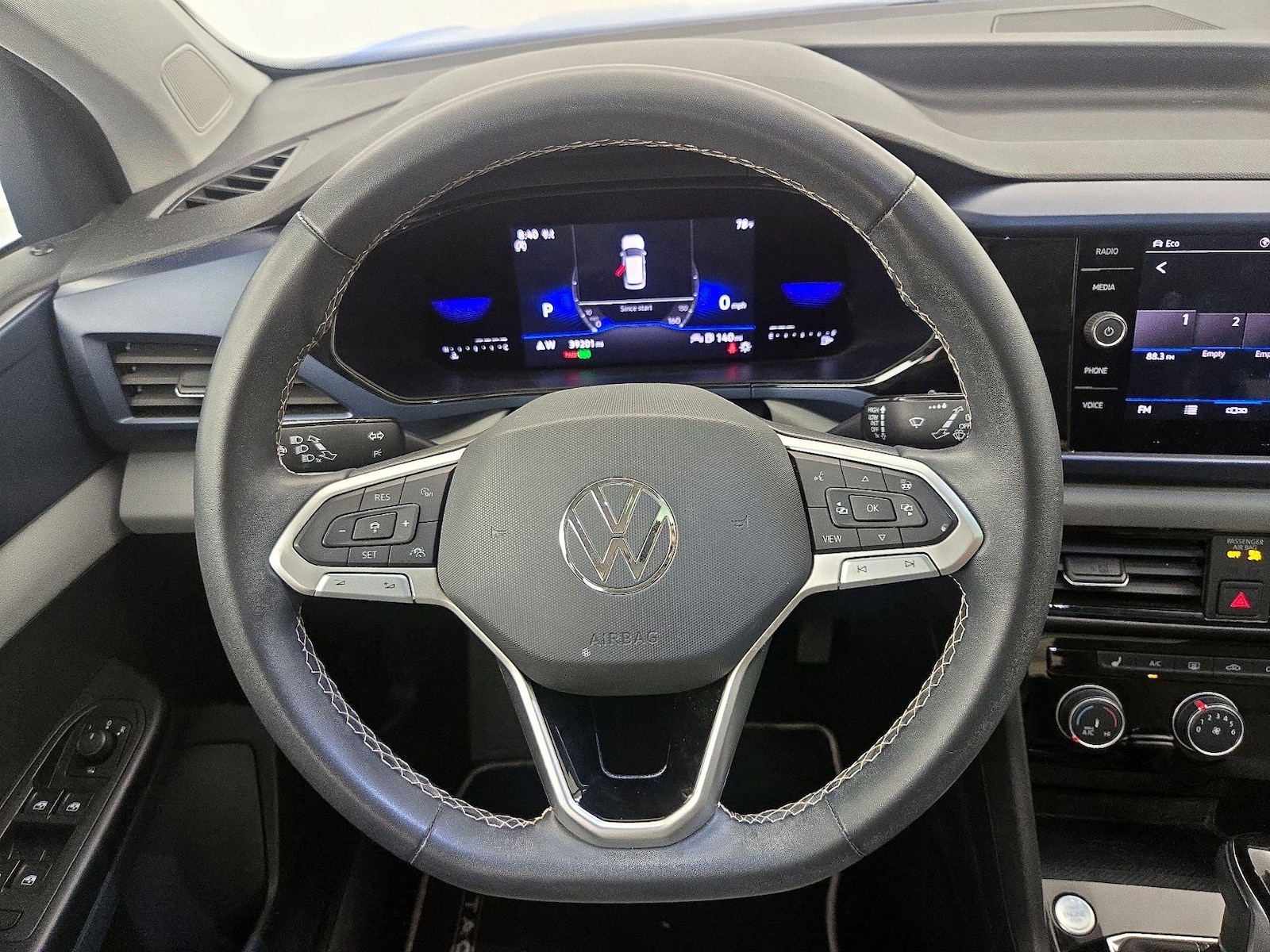 2023 Volkswagen Taos SE - Photo 11