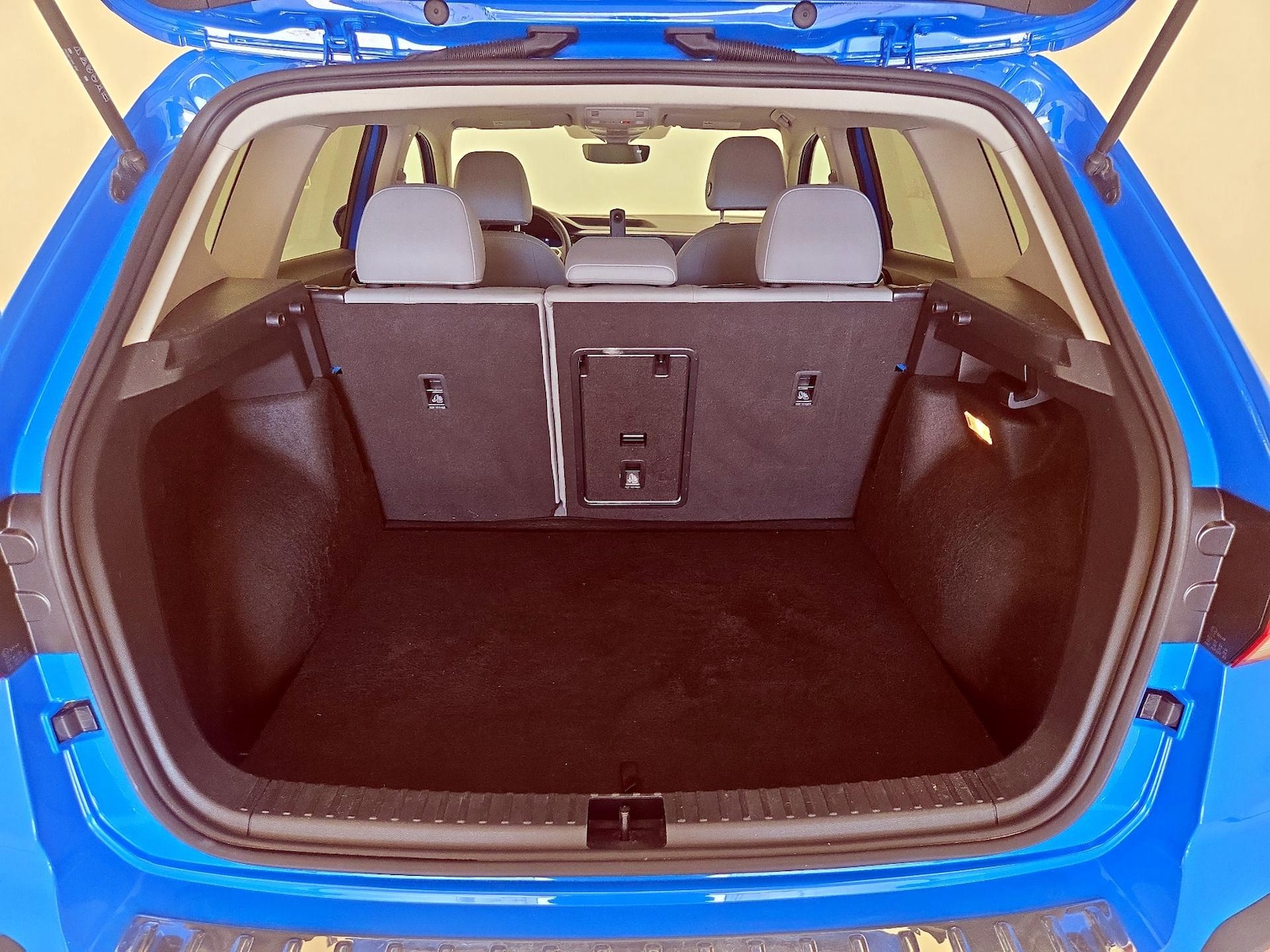 2023 Volkswagen Taos SE - Photo 22