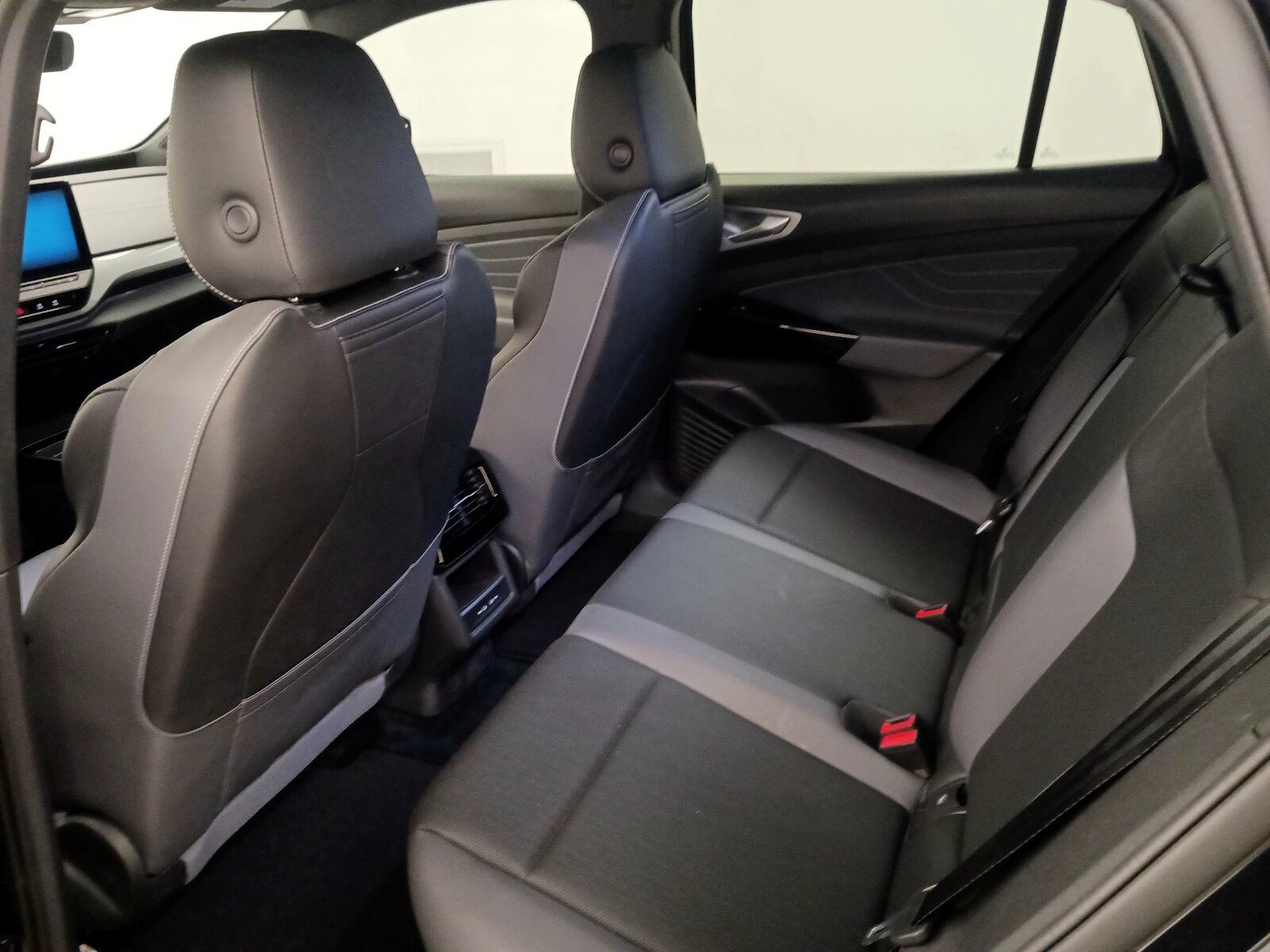 2023 Volkswagen ID.4 PRO S - Photo 22