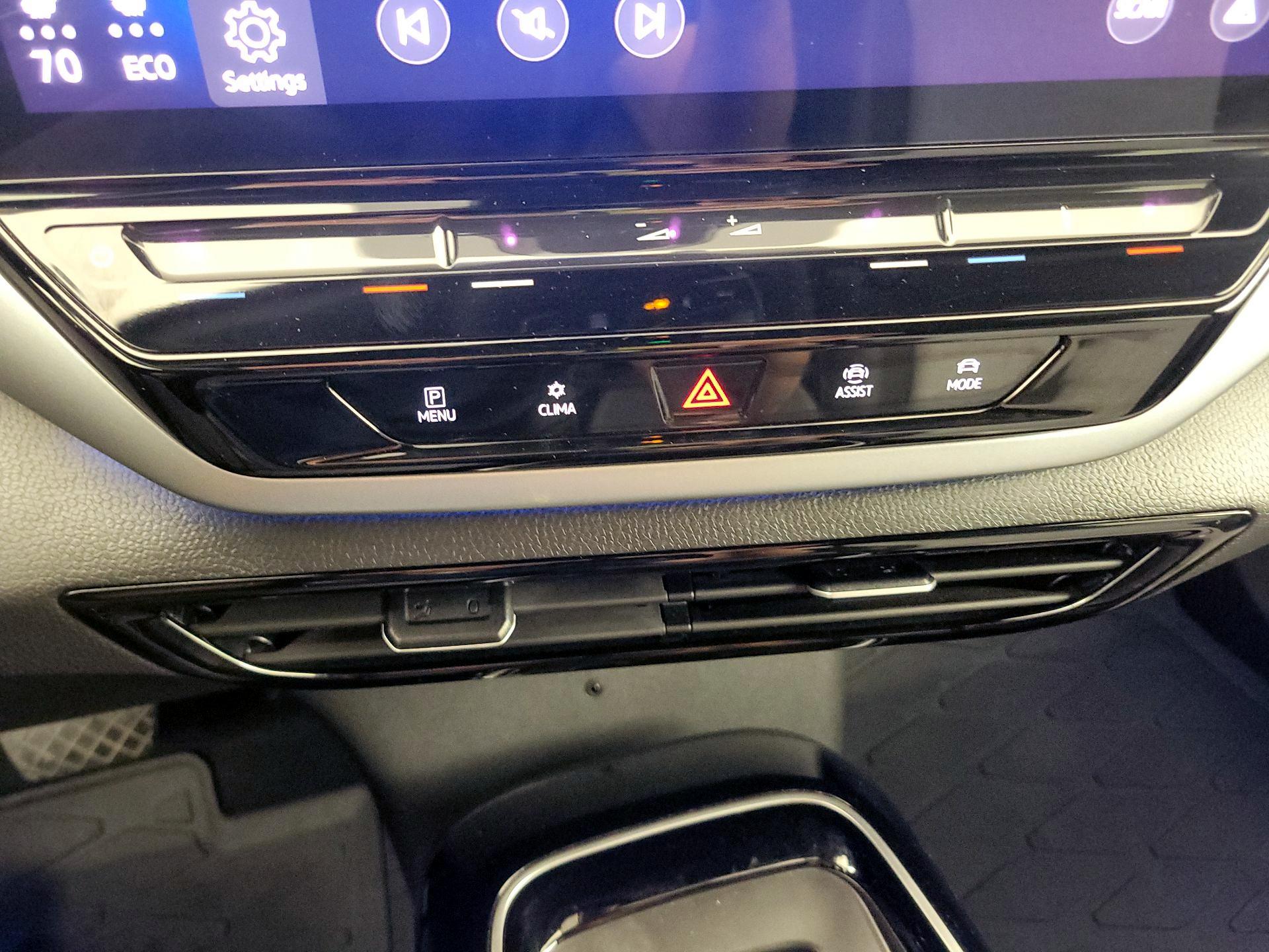 Thumbnail: 2023 Volkswagen ID.4 - 16