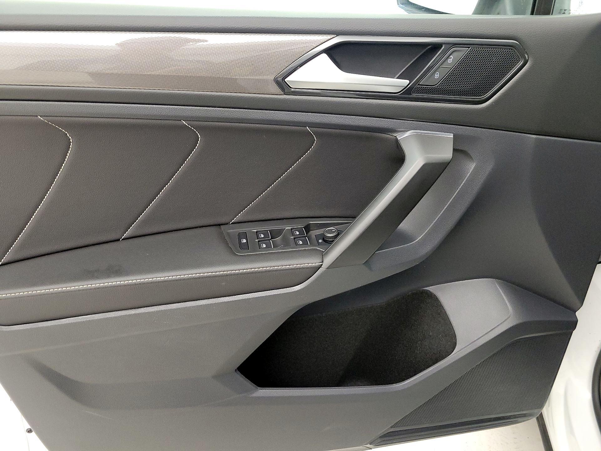 Thumbnail: 2023 Volkswagen Tiguan - 12