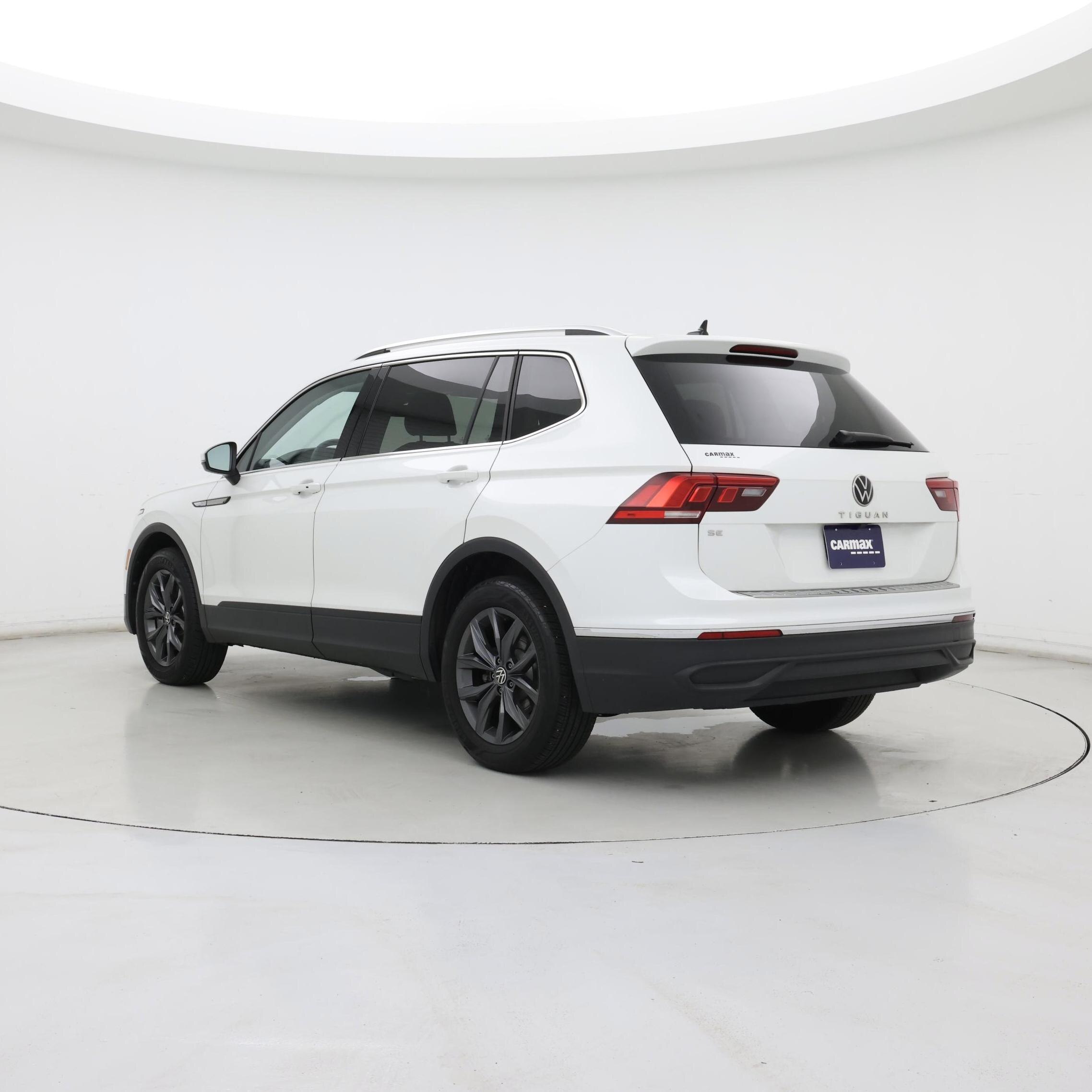 Thumbnail: 2023 Volkswagen Tiguan - 2
