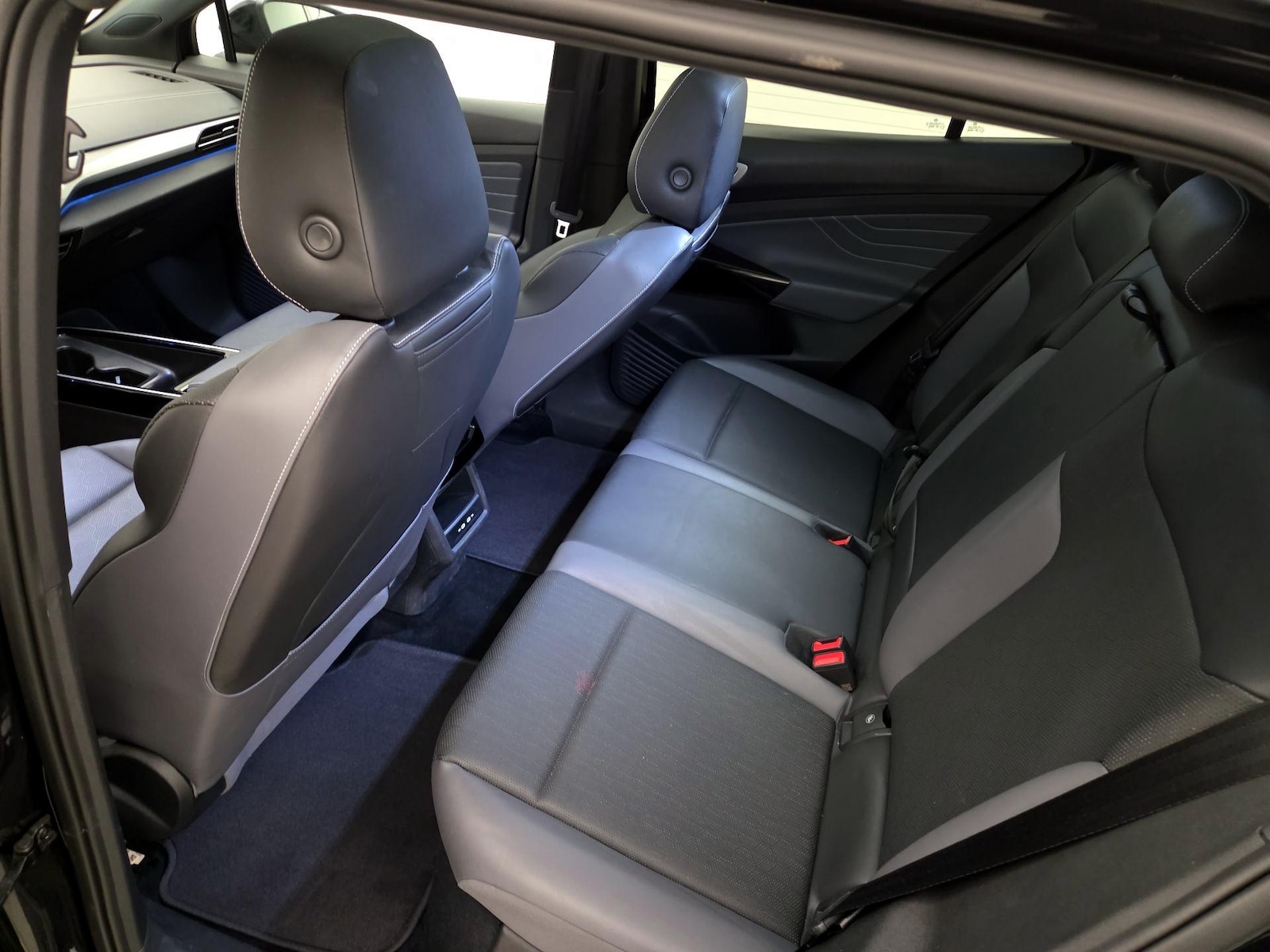 2023 Volkswagen ID.4 PRO S - Photo 21