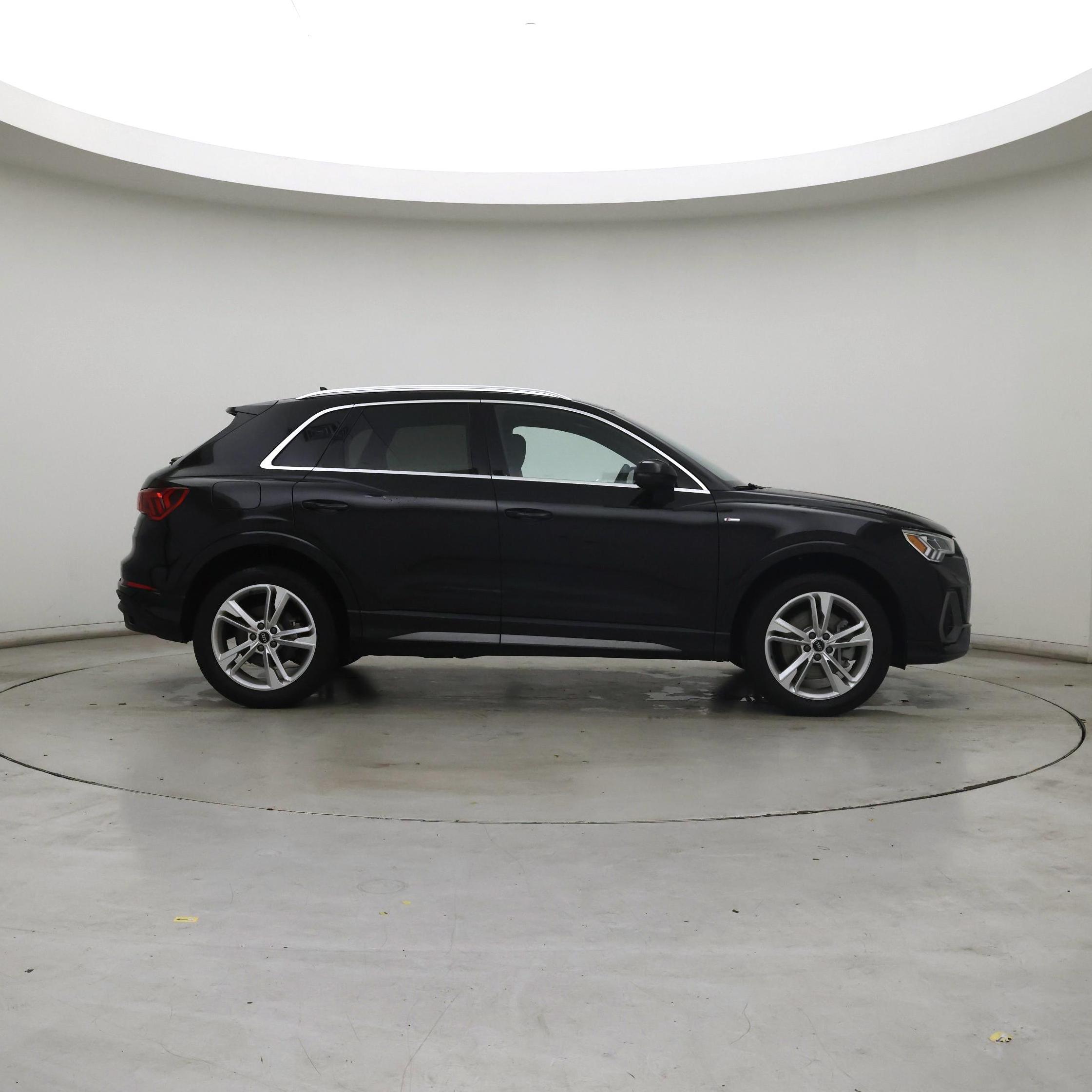 Thumbnail: 2023 Audi Q3 - 7
