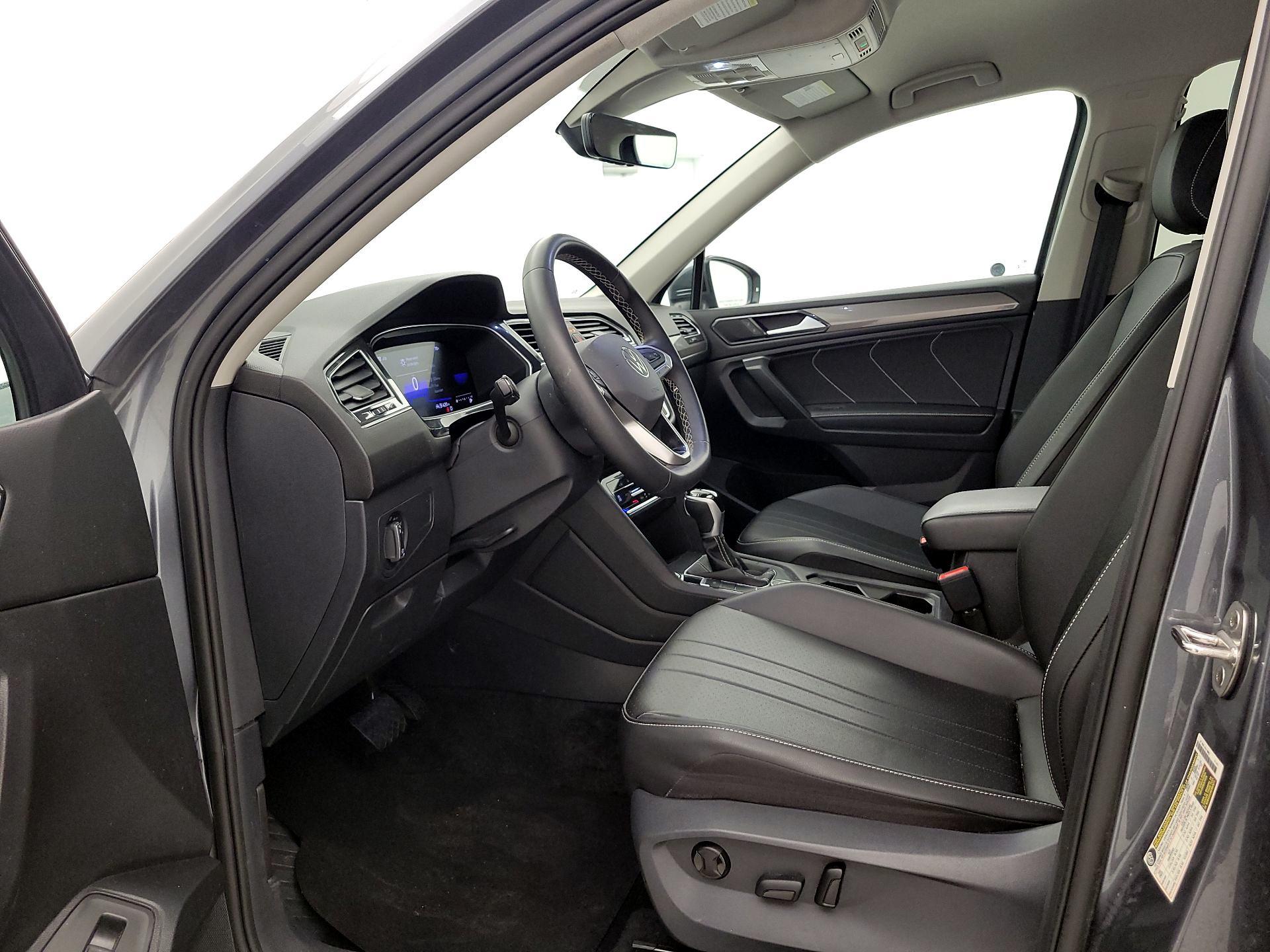 Thumbnail: 2024 Volkswagen Tiguan - 11
