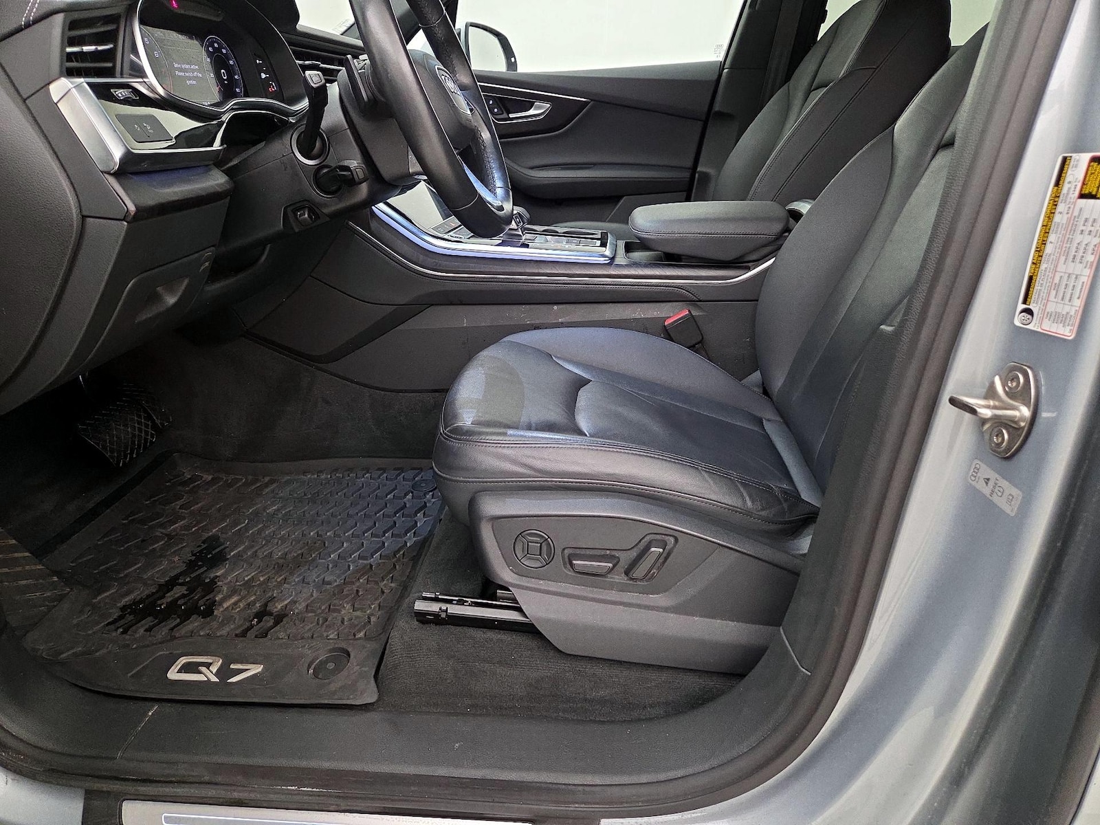 2023 Audi Q7 Premium Plus - Photo 12