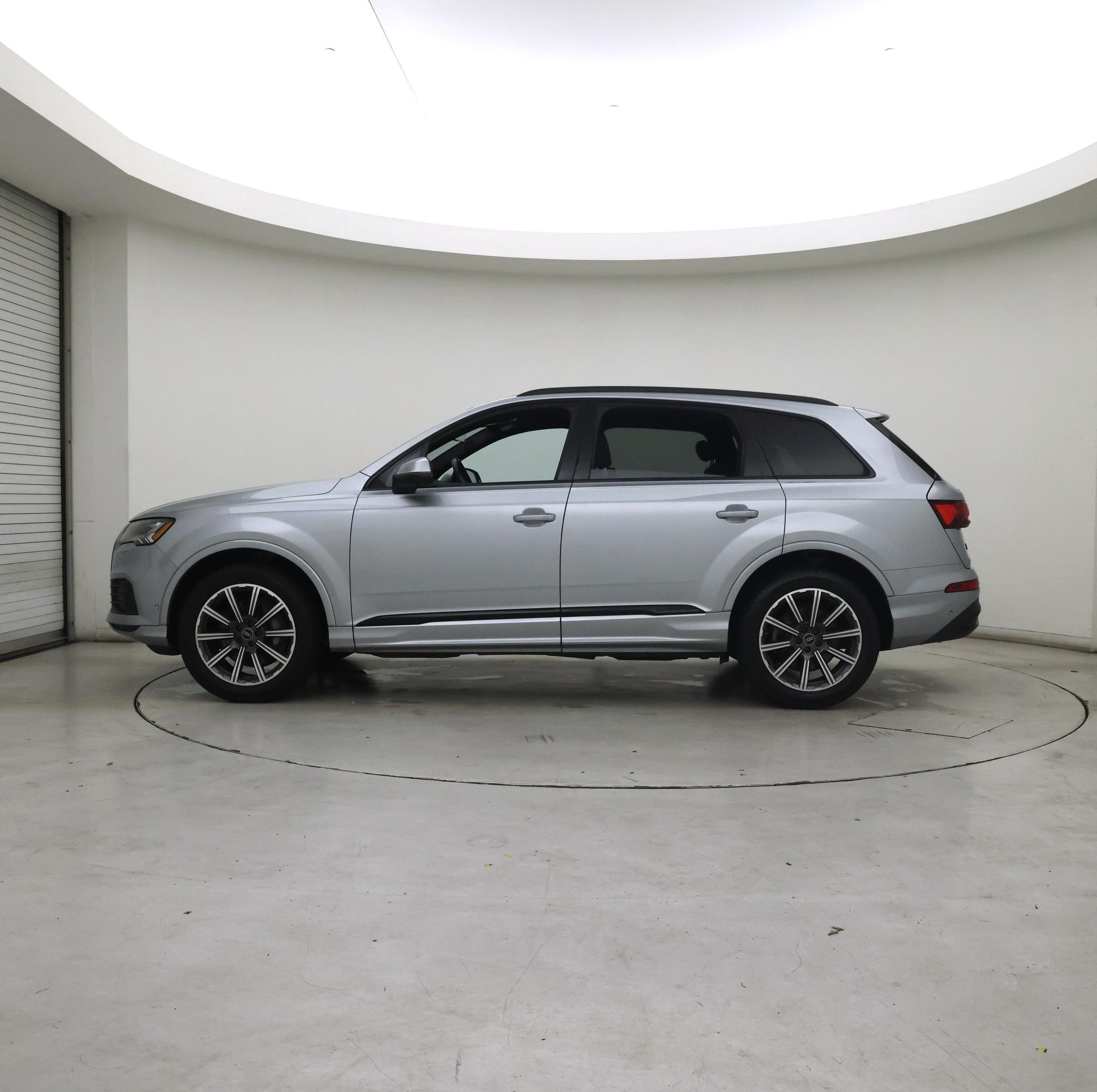Thumbnail: 2023 Audi Q7 - 3
