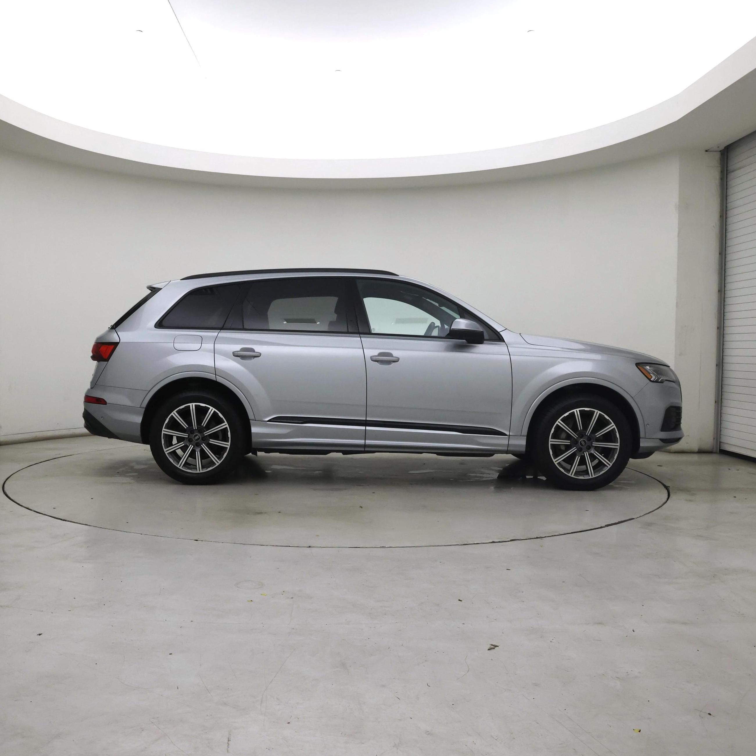 Thumbnail: 2023 Audi Q7 - 7