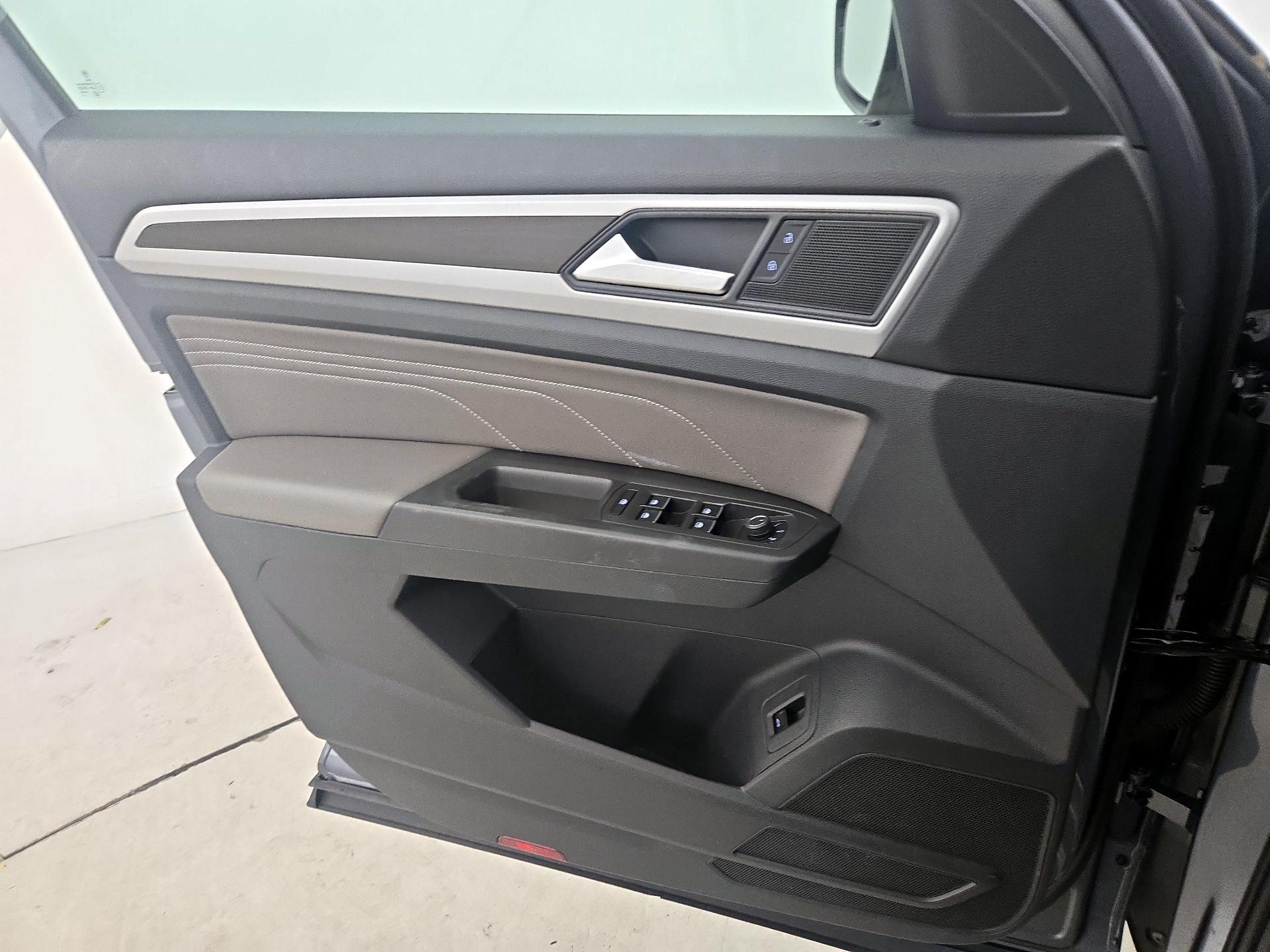 Thumbnail: 2023 Volkswagen Atlas - 12