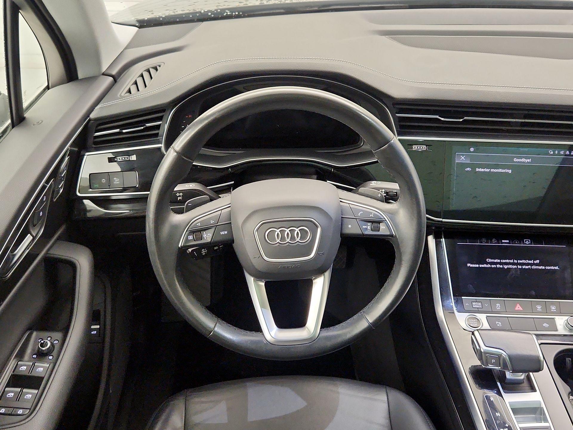 Thumbnail: 2023 Audi Q7 - 10