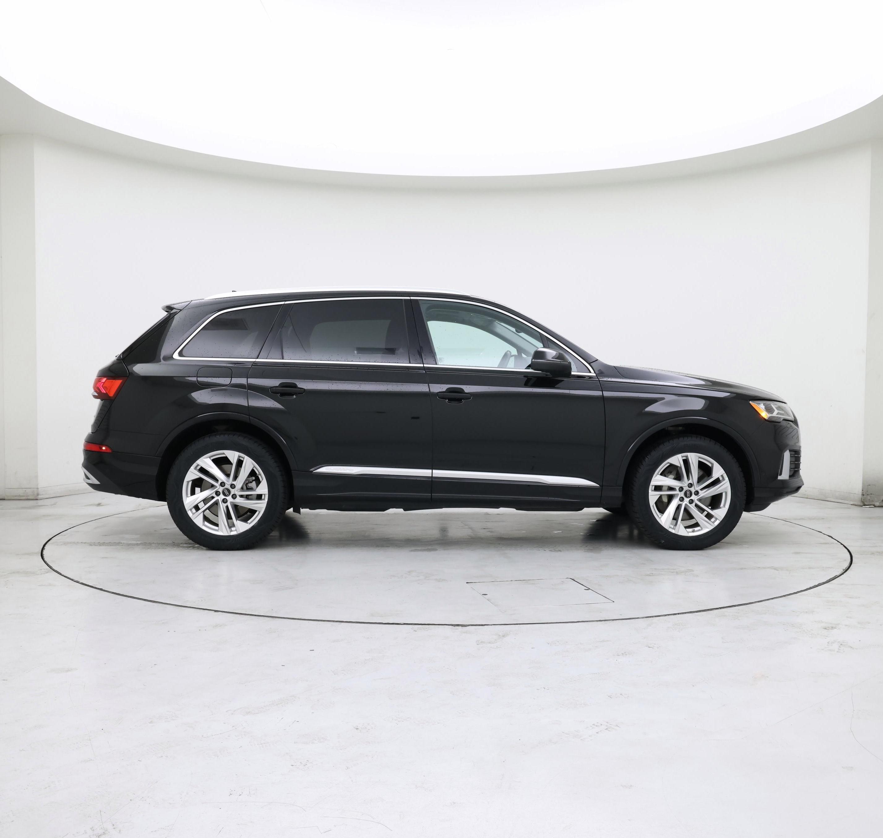 Thumbnail: 2023 Audi Q7 - 7