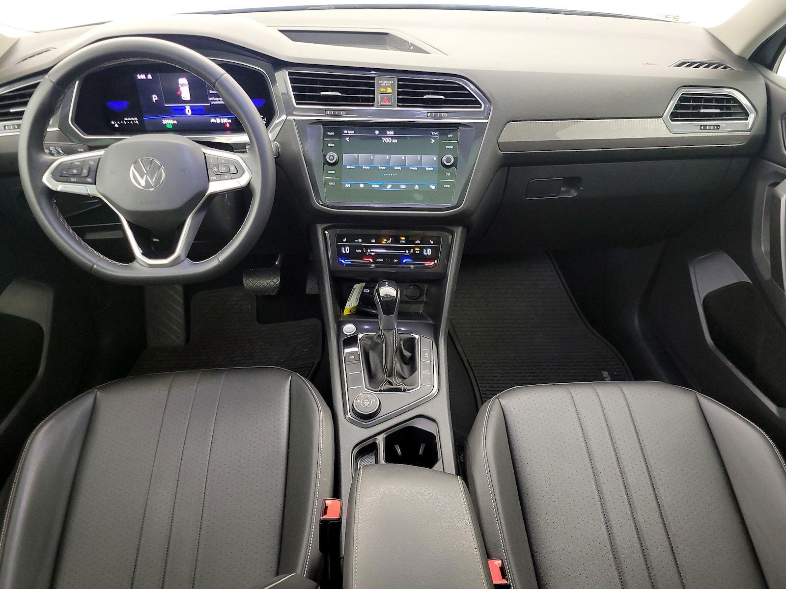 2023 Volkswagen Tiguan SE - Photo 10