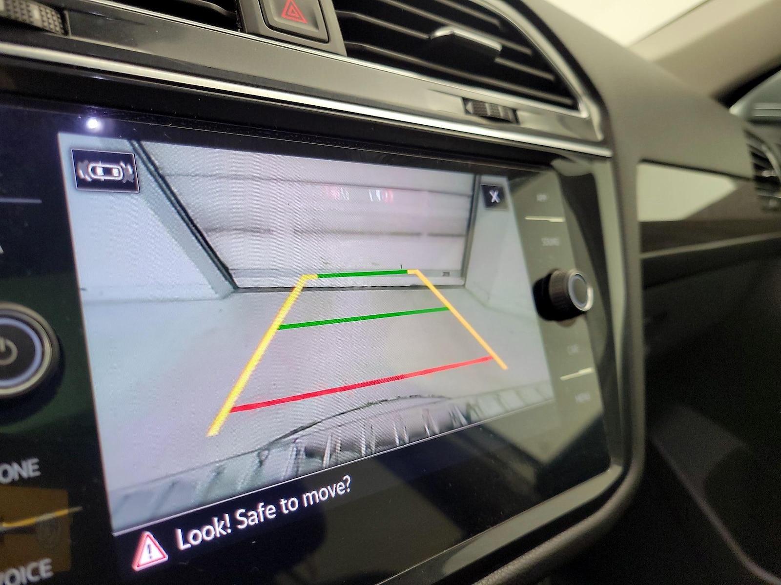 2023 Volkswagen Tiguan SE - Photo 14
