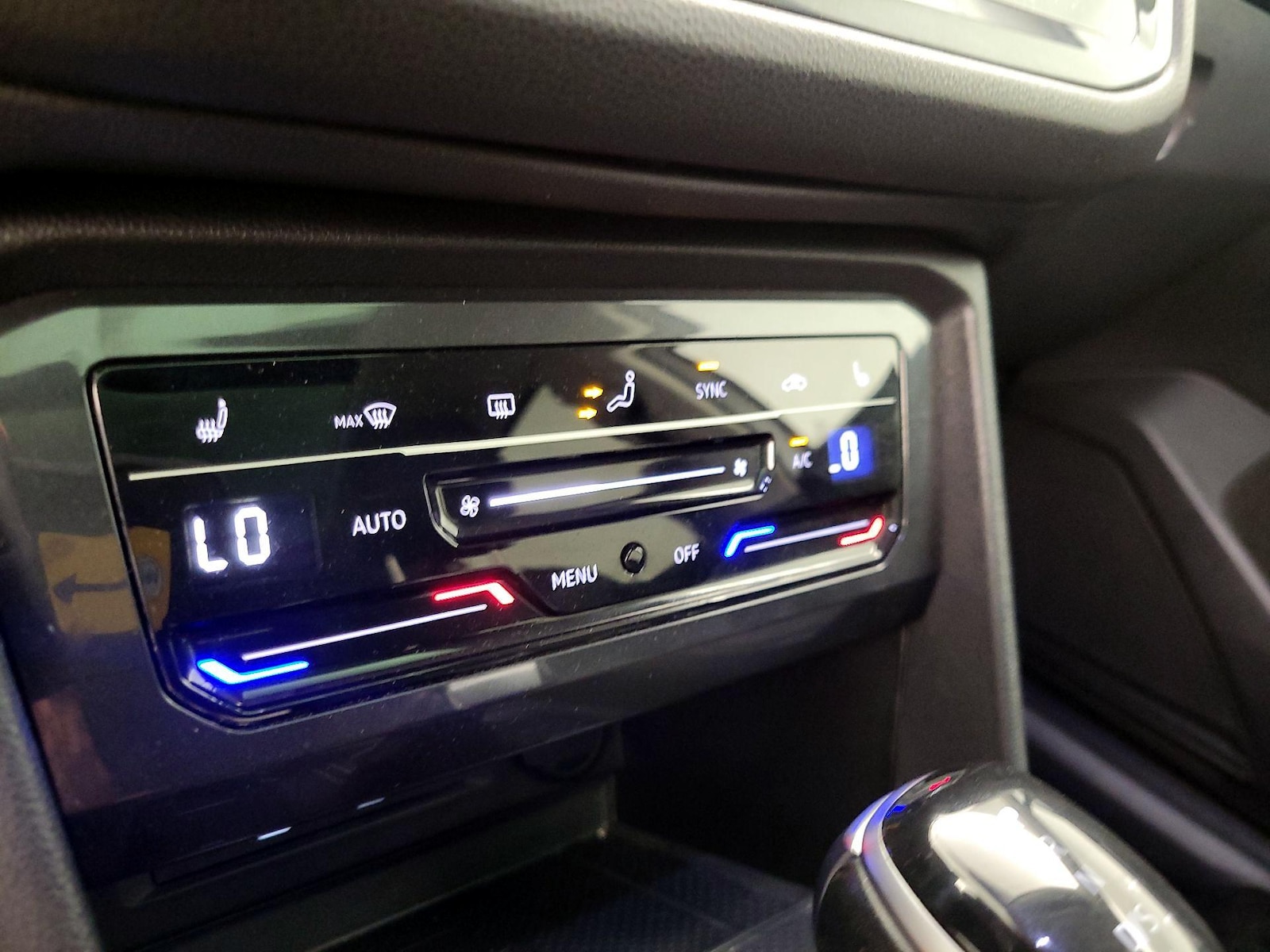 2023 Volkswagen Tiguan SE - Photo 16