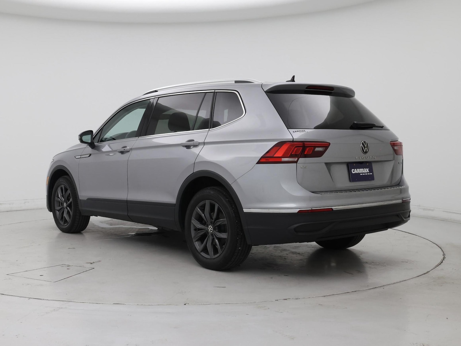 2023 Volkswagen Tiguan SE - Photo 3