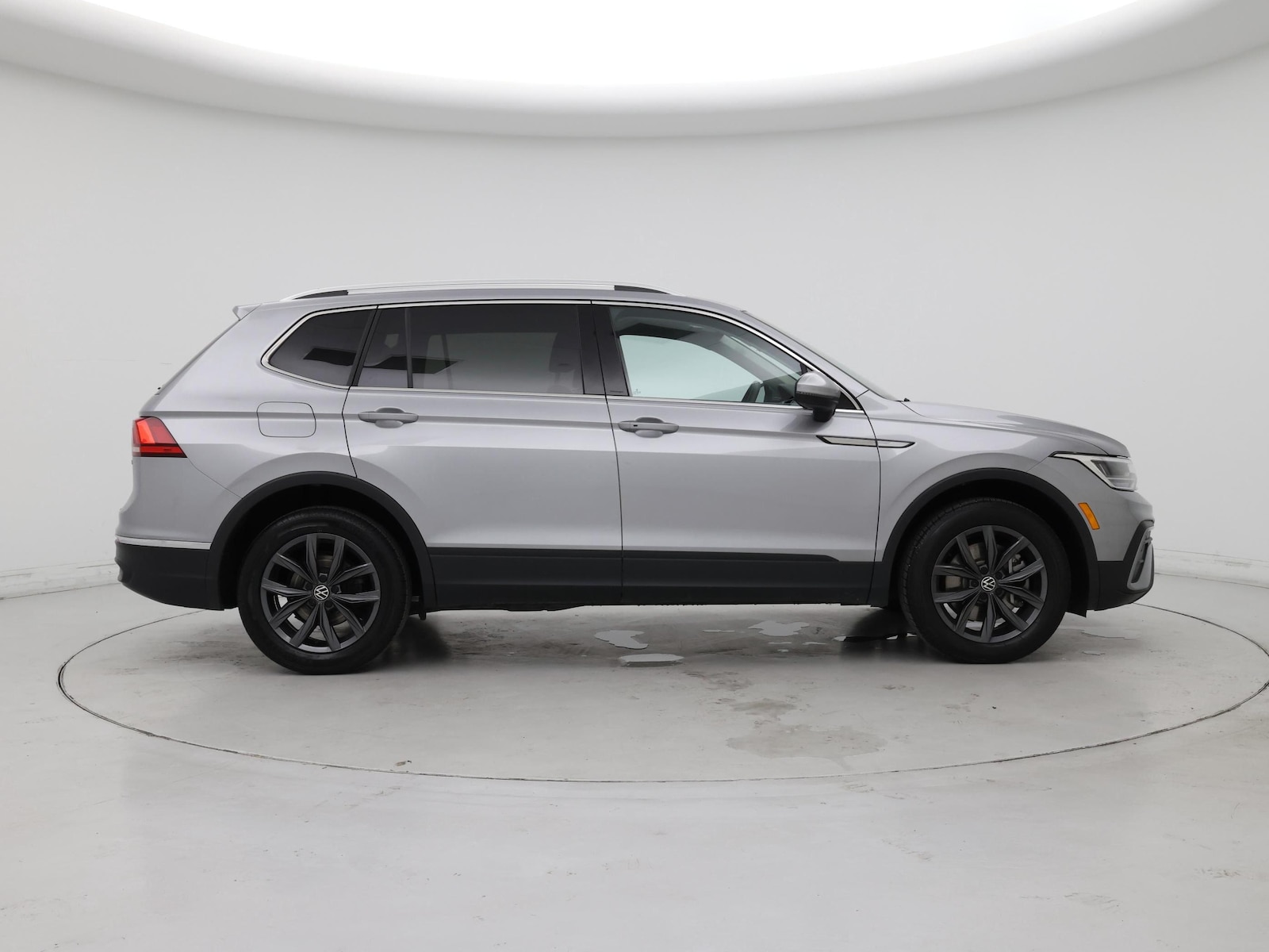 2023 Volkswagen Tiguan SE - Photo 8