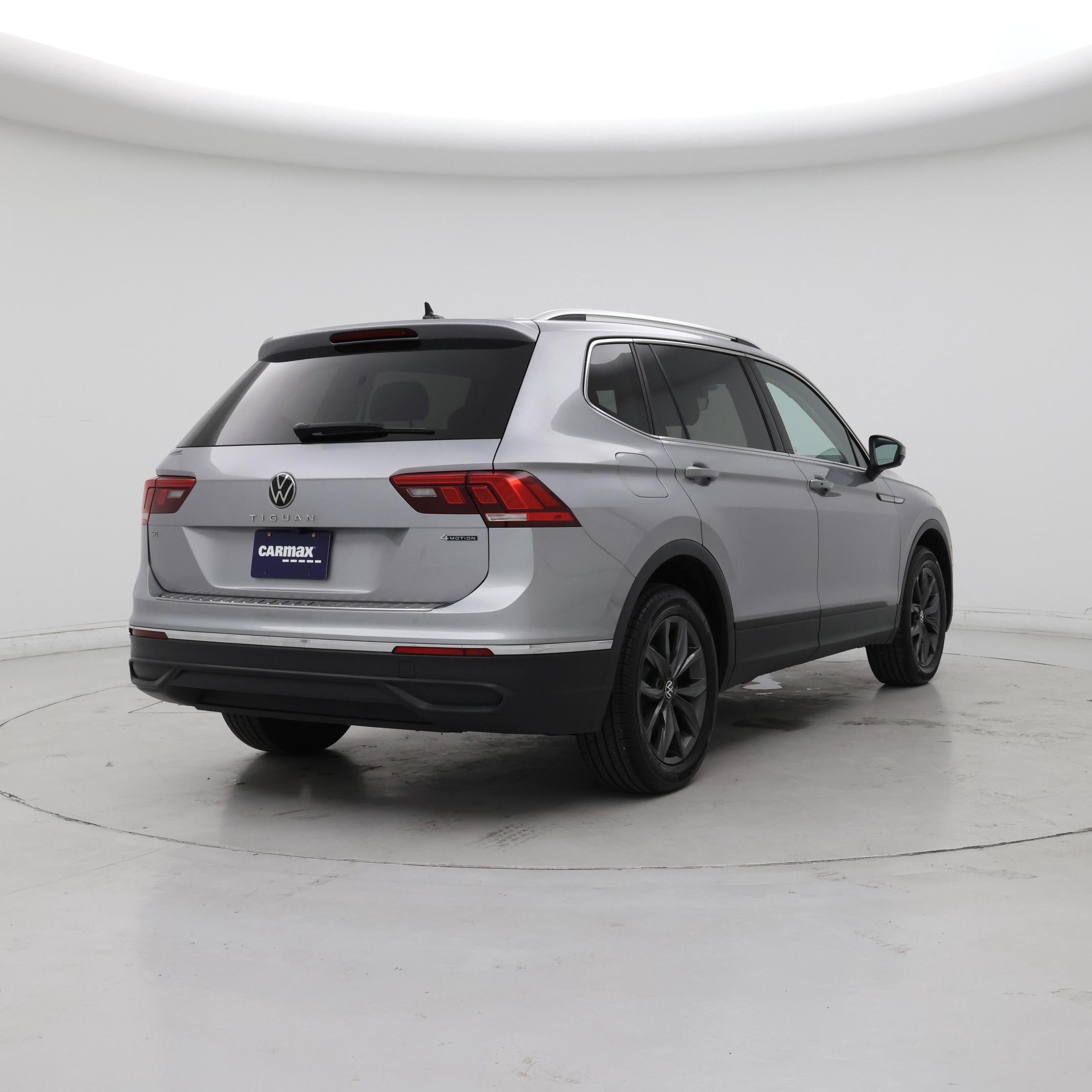Thumbnail: 2023 Volkswagen Tiguan - 8