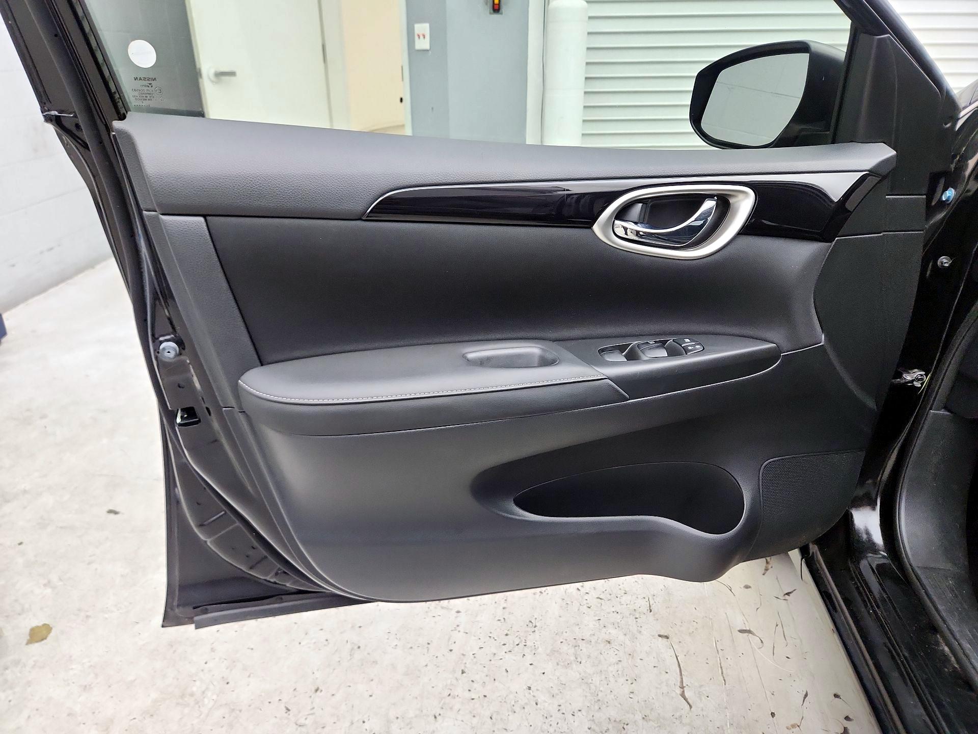 Thumbnail: 2019 Nissan Sentra - 12