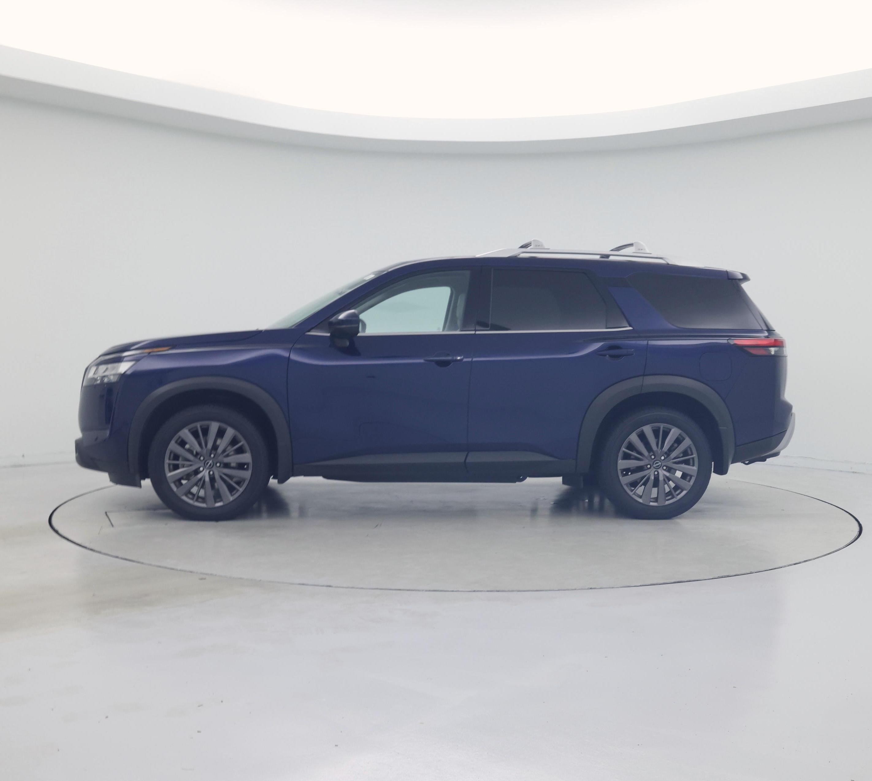 Thumbnail: 2022 Nissan Pathfinder - 3