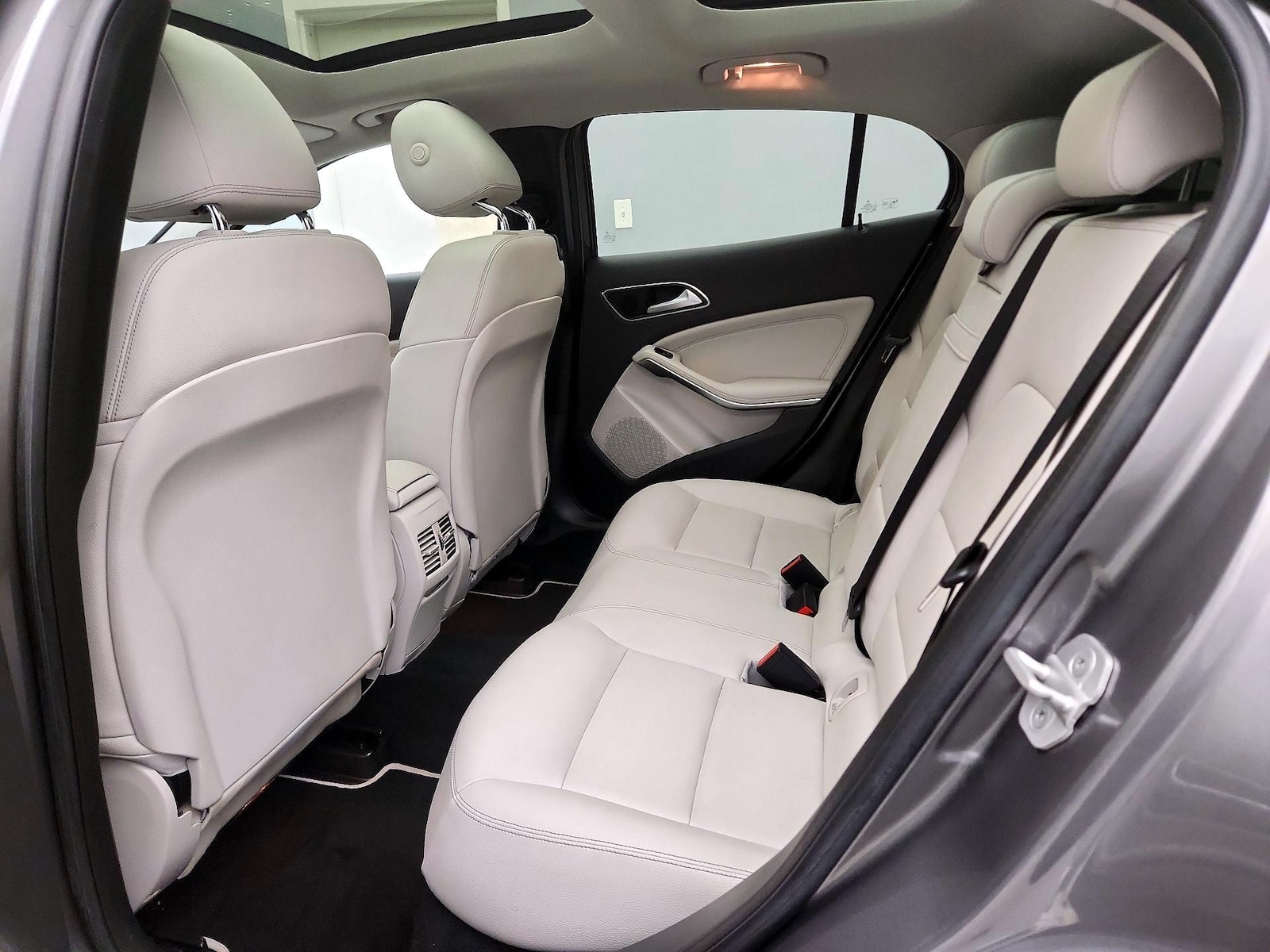2016 Mercedes-Benz GLA-Class GLA250 - Photo 22