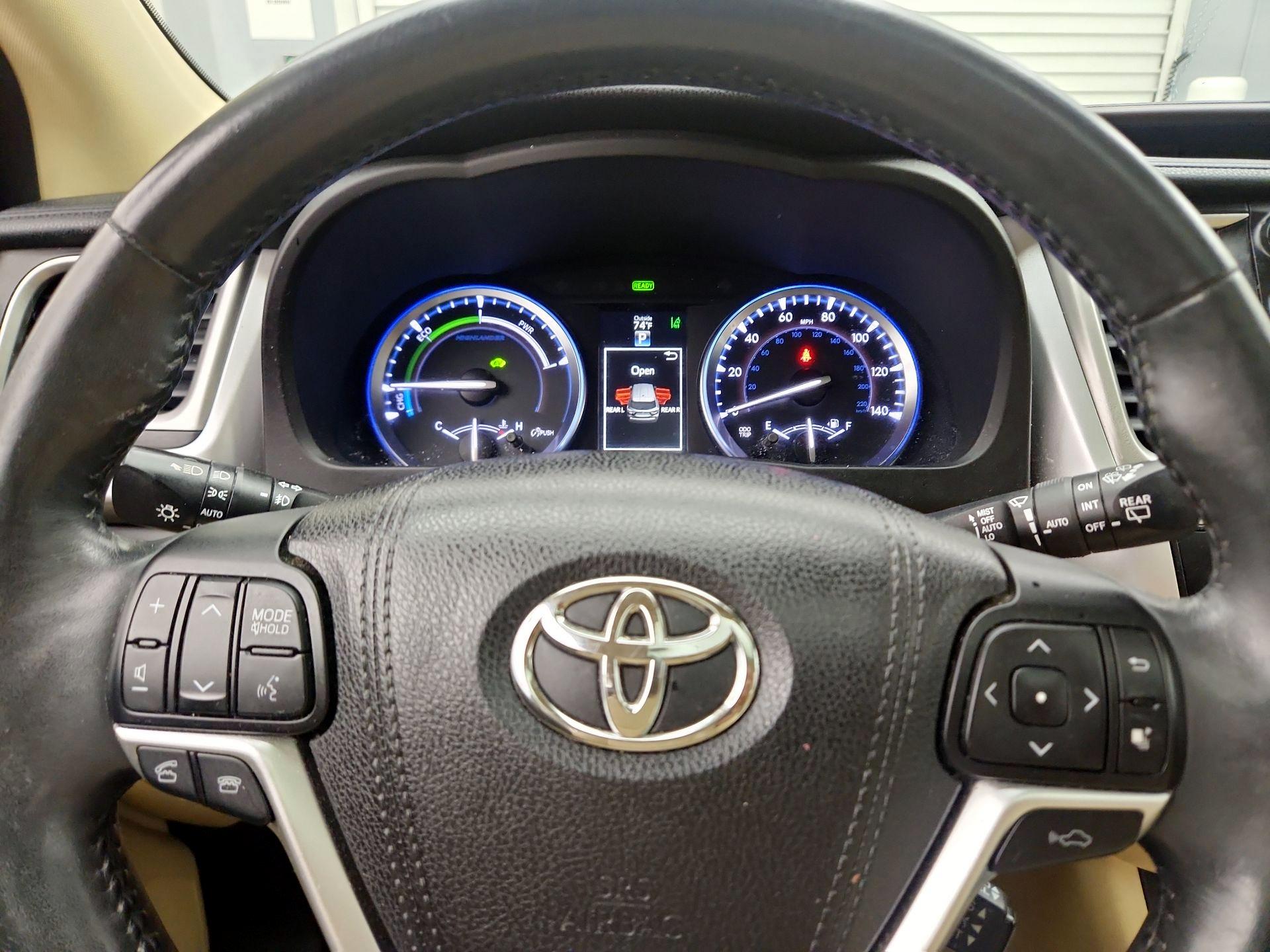 Thumbnail: 2016 Toyota Highlander - 10