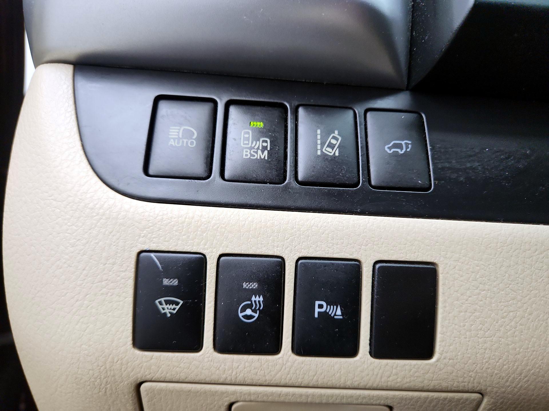 Thumbnail: 2016 Toyota Highlander - 13
