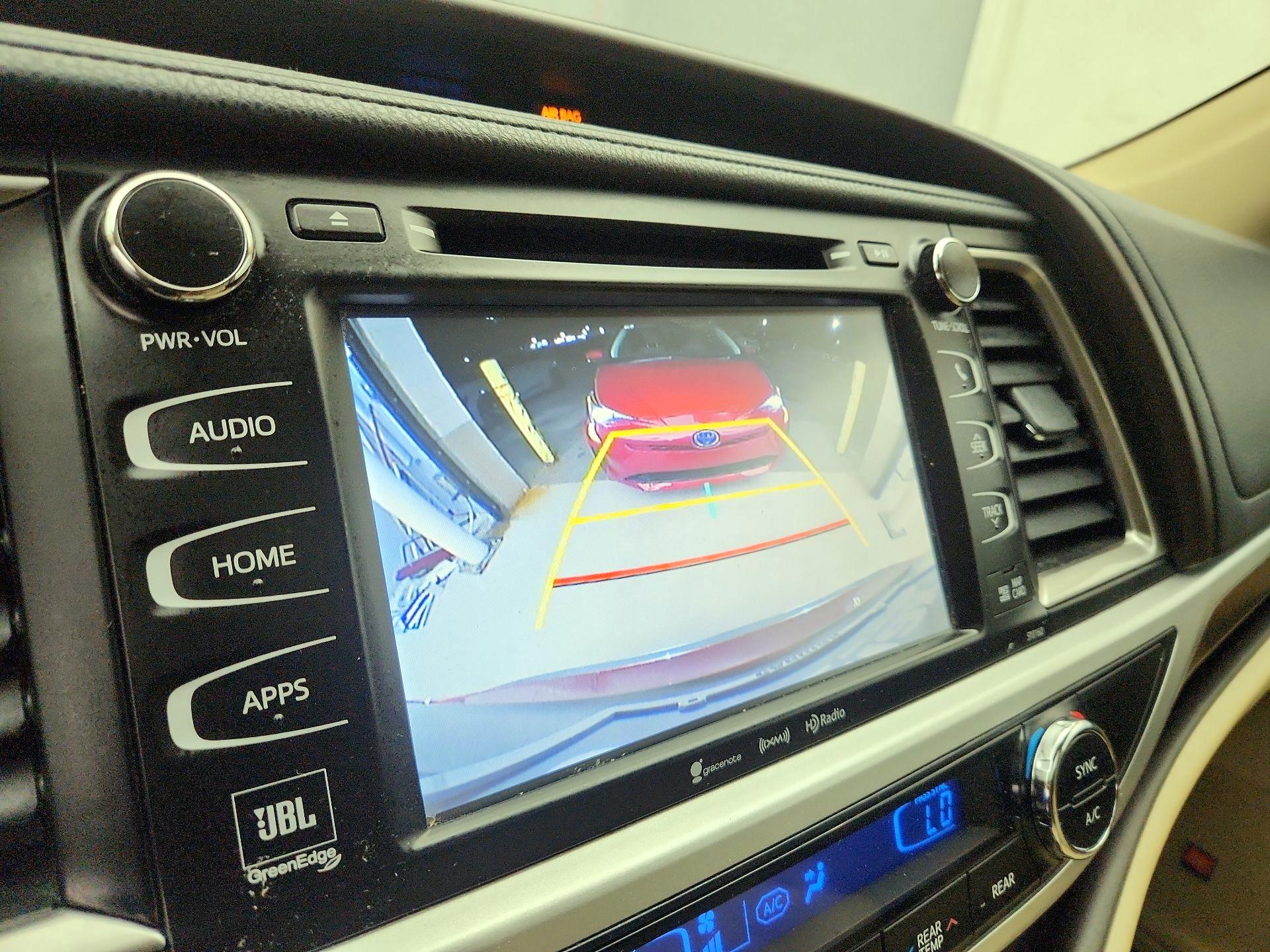 Thumbnail: 2016 Toyota Highlander - 15