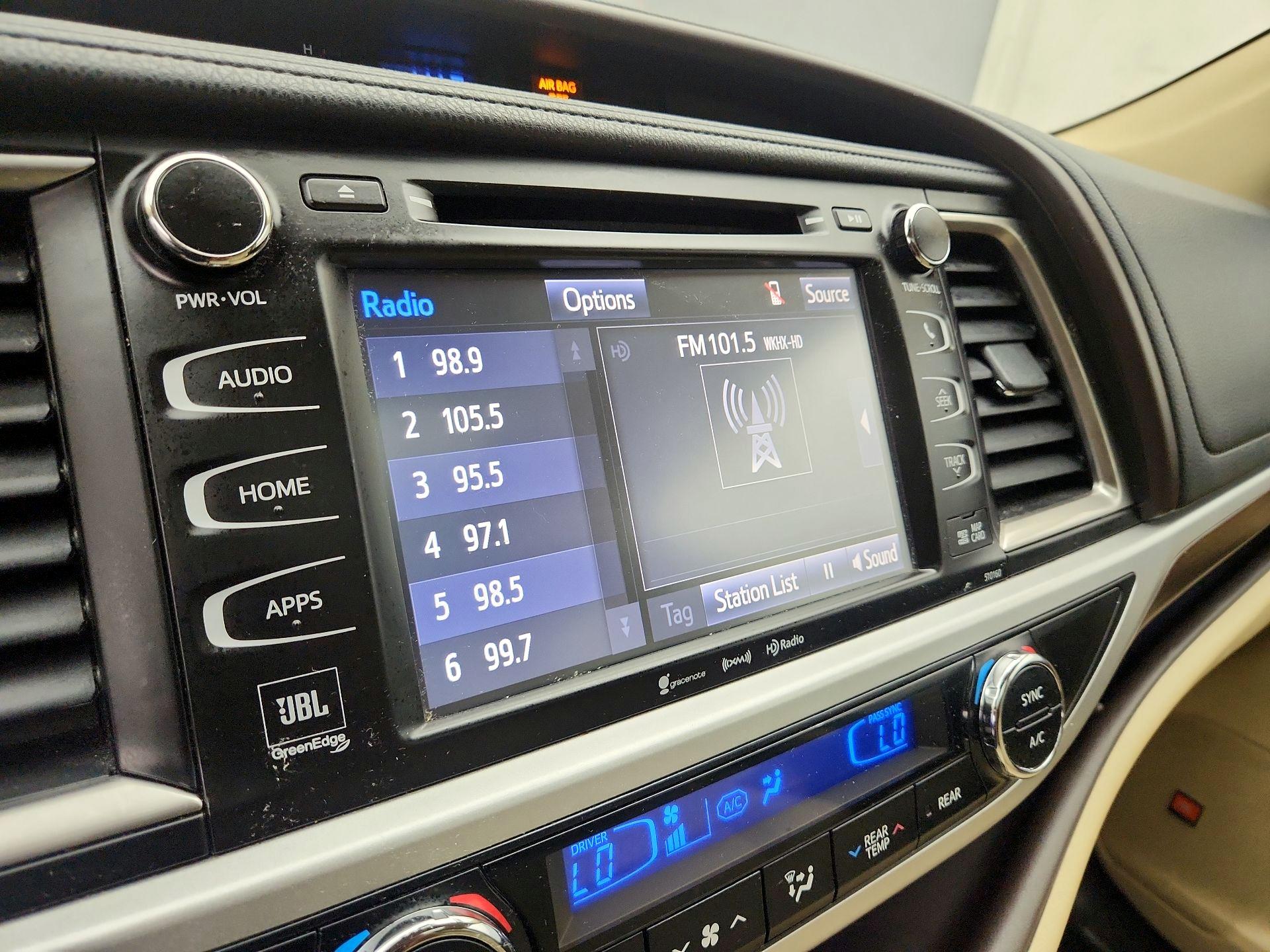 Thumbnail: 2016 Toyota Highlander - 16